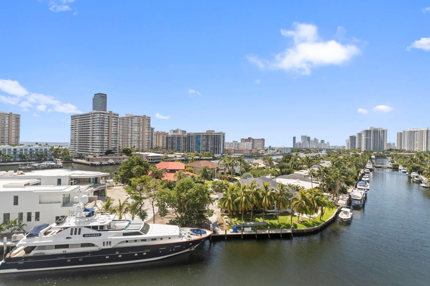 Golden Surf Towers - Residential