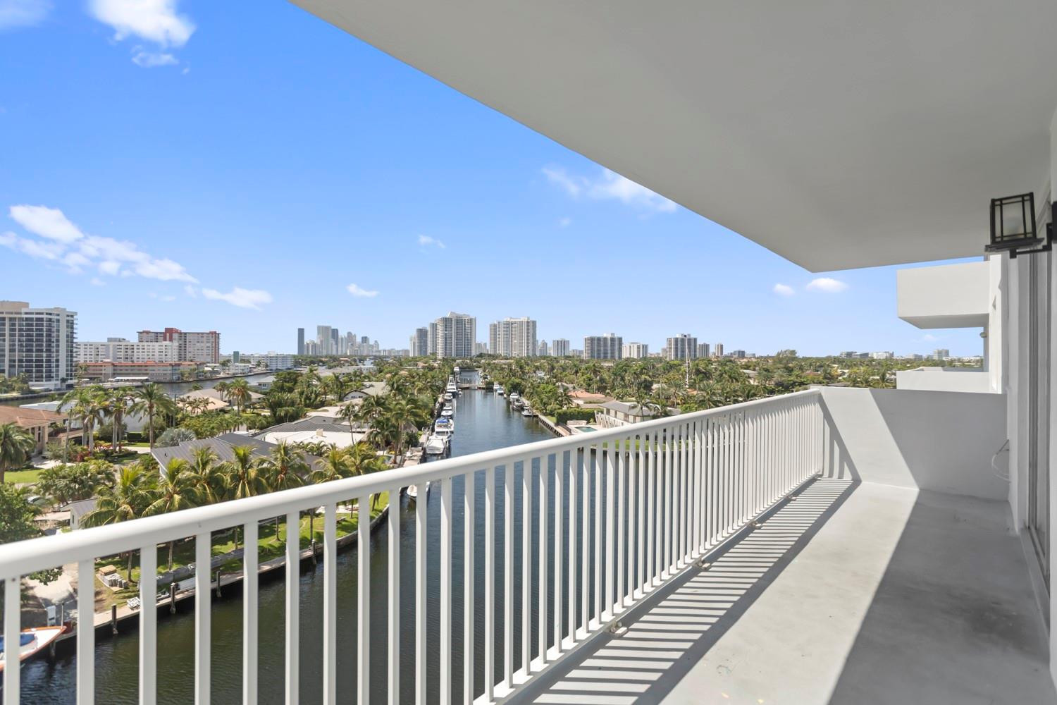 Golden Surf Towers - Residential