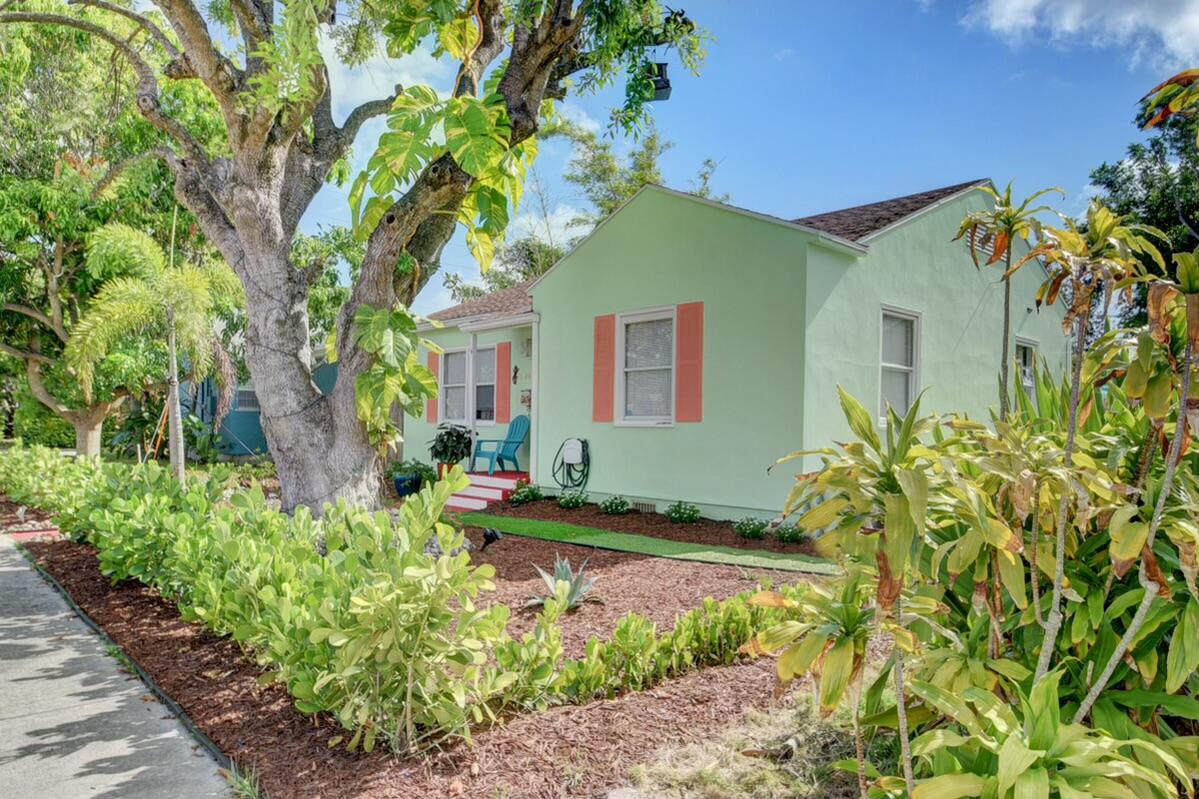 LAKE WORTH TOWN OF - Residential