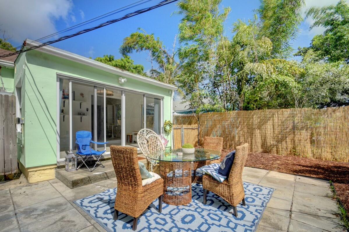 LAKE WORTH TOWN OF - Residential