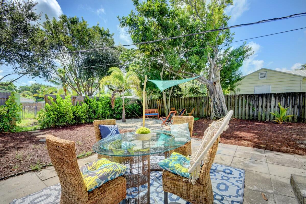 LAKE WORTH TOWN OF - Residential