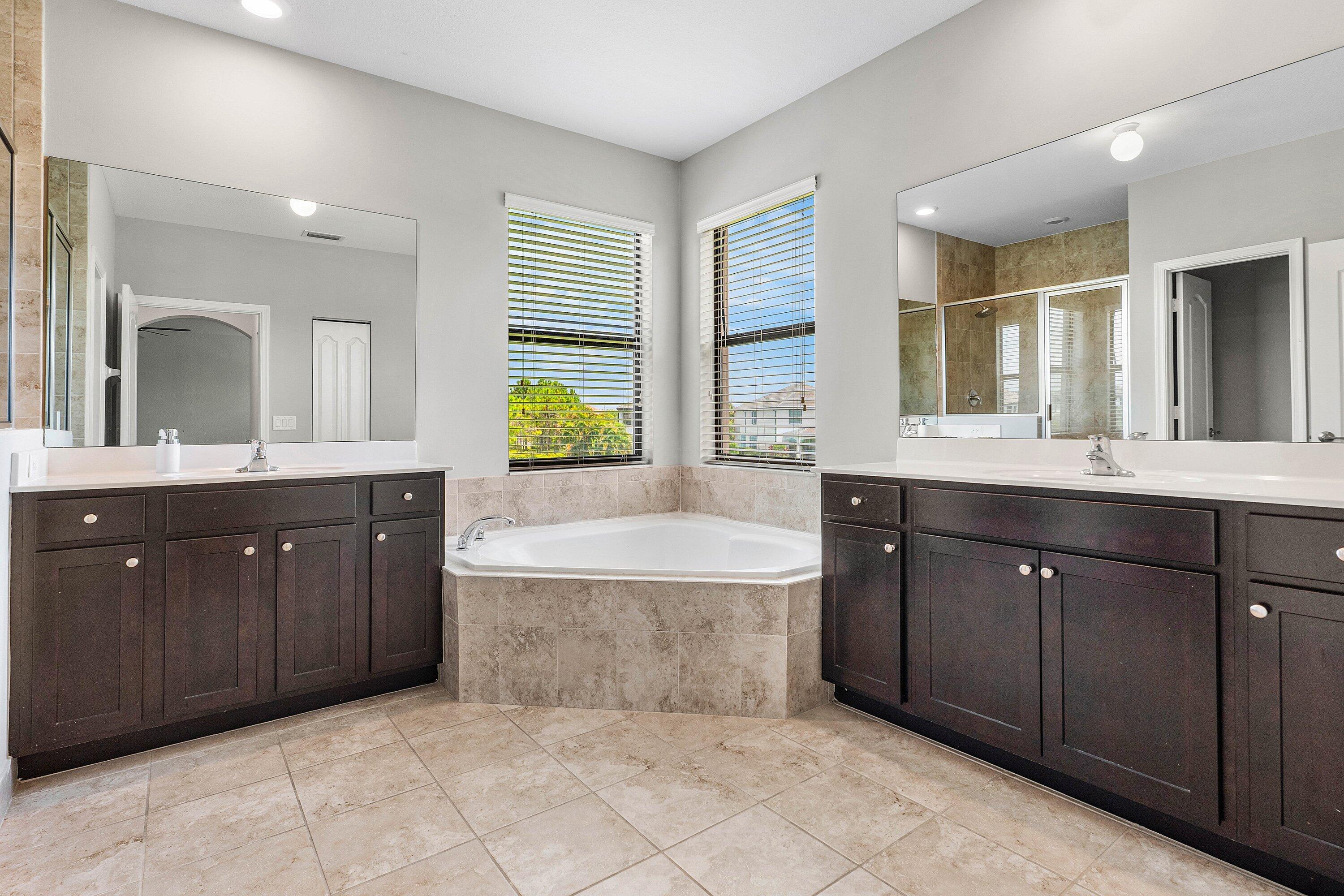 SILVERWOOD ESTATES - Residential