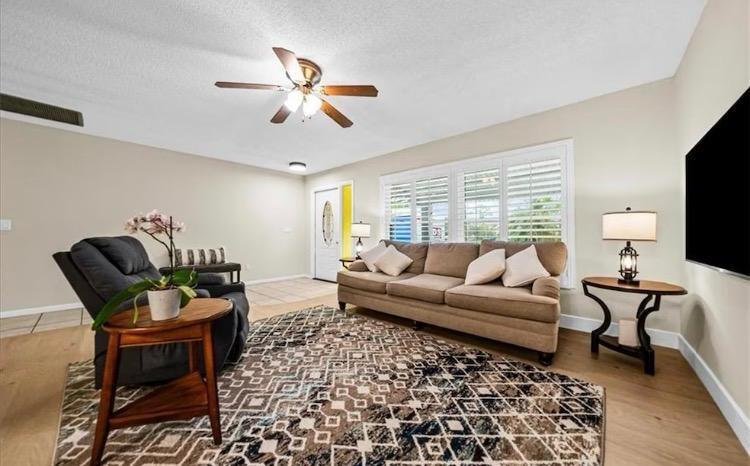 SAN CARLOS PARK - Residential Lease