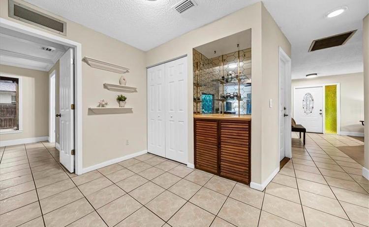 SAN CARLOS PARK - Residential Lease