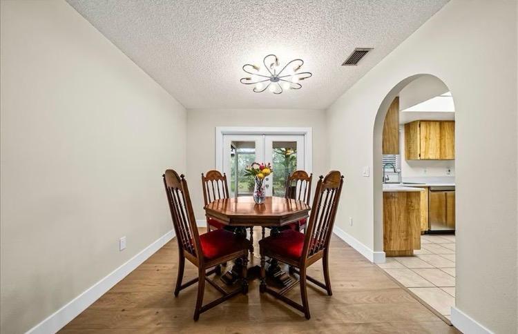 SAN CARLOS PARK - Residential Lease
