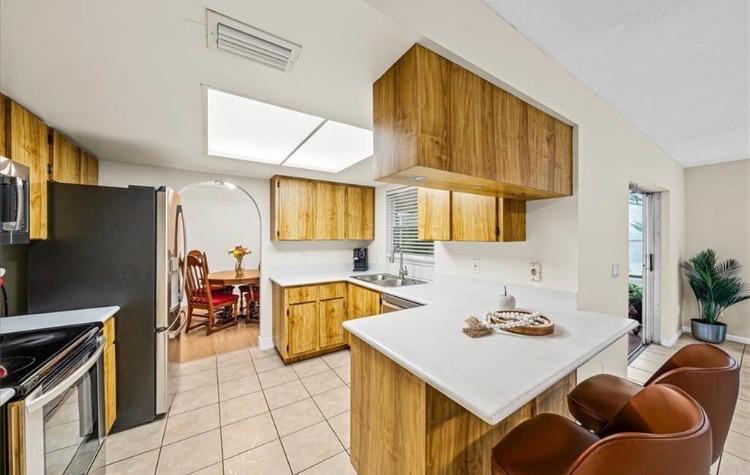 SAN CARLOS PARK - Residential Lease