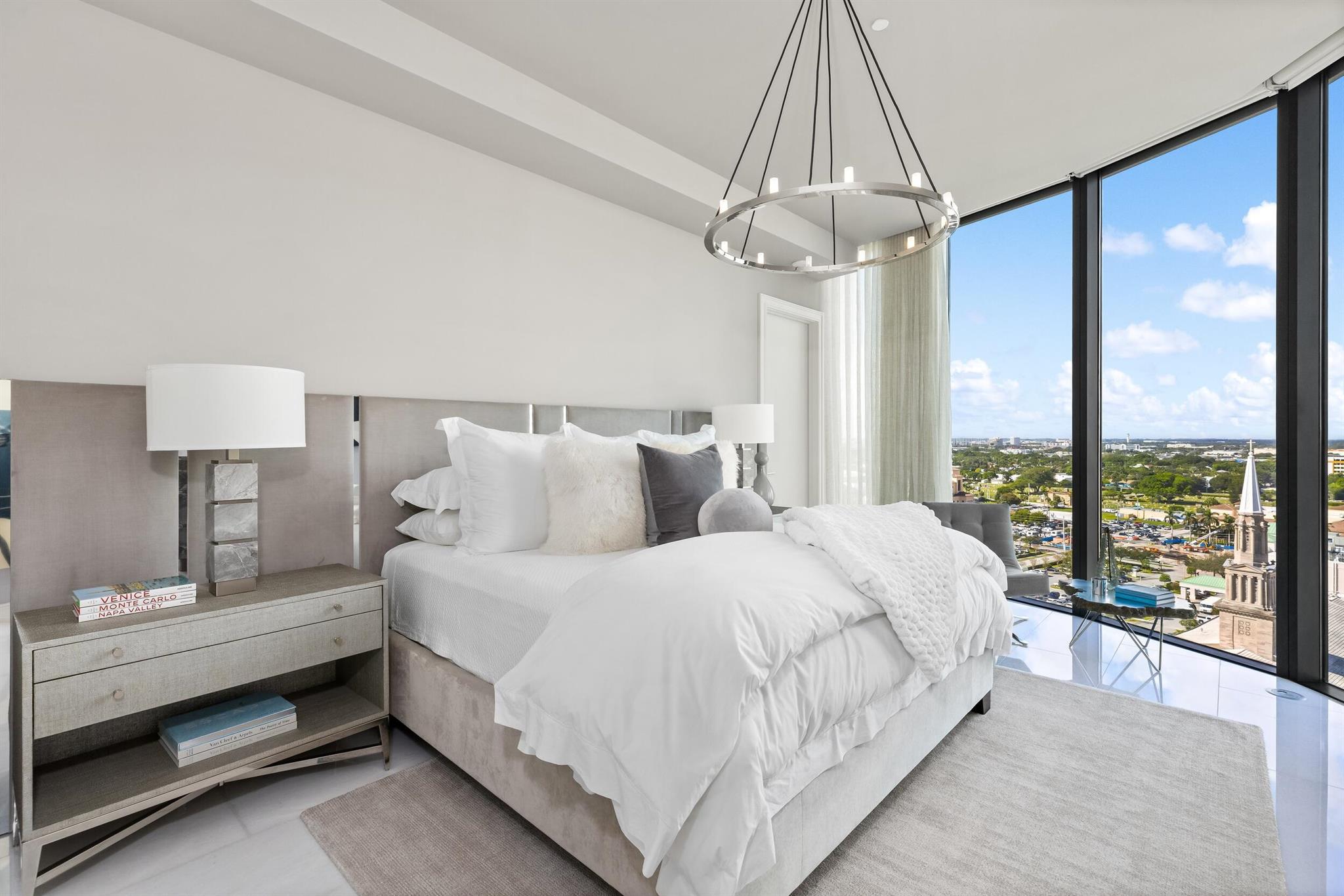 BRISTOL CONDO - Residential