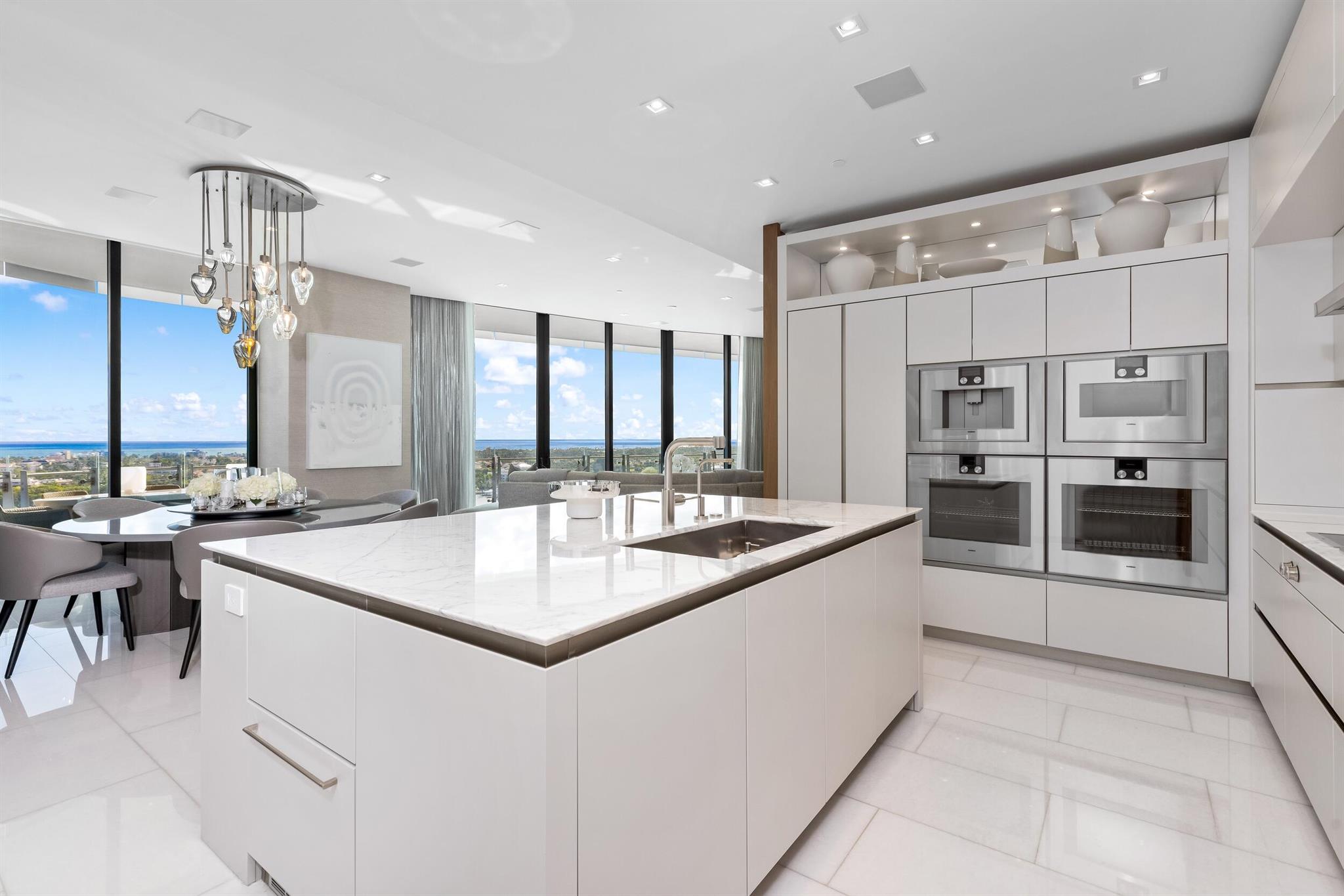 BRISTOL CONDO - Residential