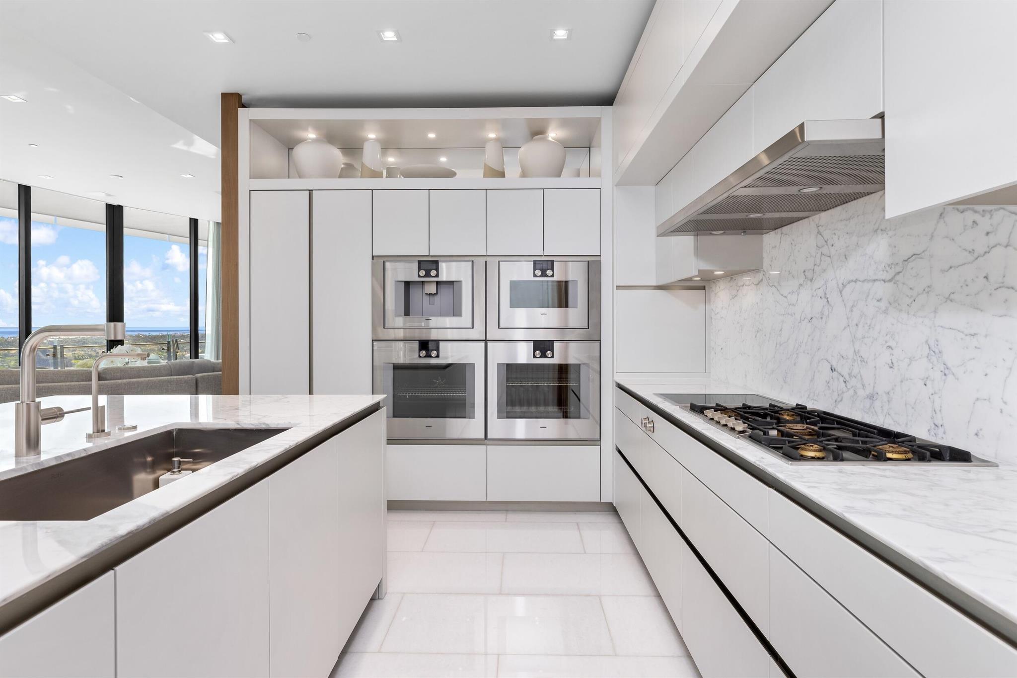 BRISTOL CONDO - Residential