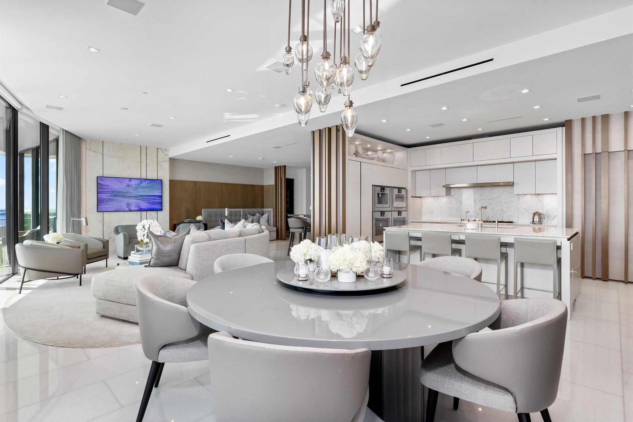BRISTOL CONDO - Residential