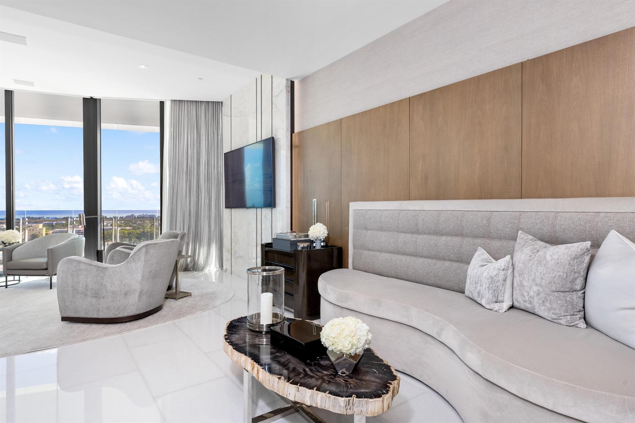 BRISTOL CONDO - Residential