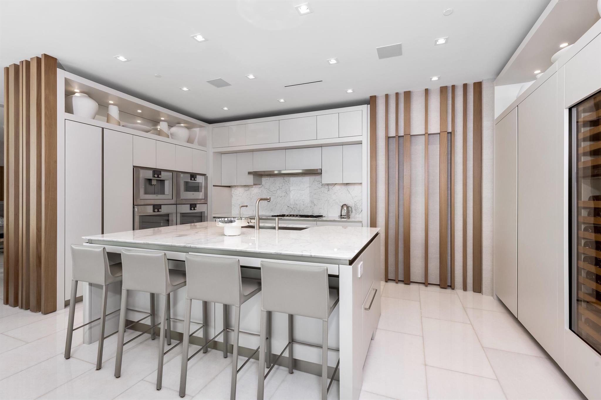 BRISTOL CONDO - Residential
