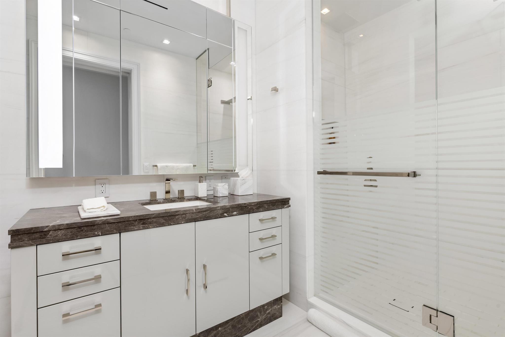 BRISTOL CONDO - Residential