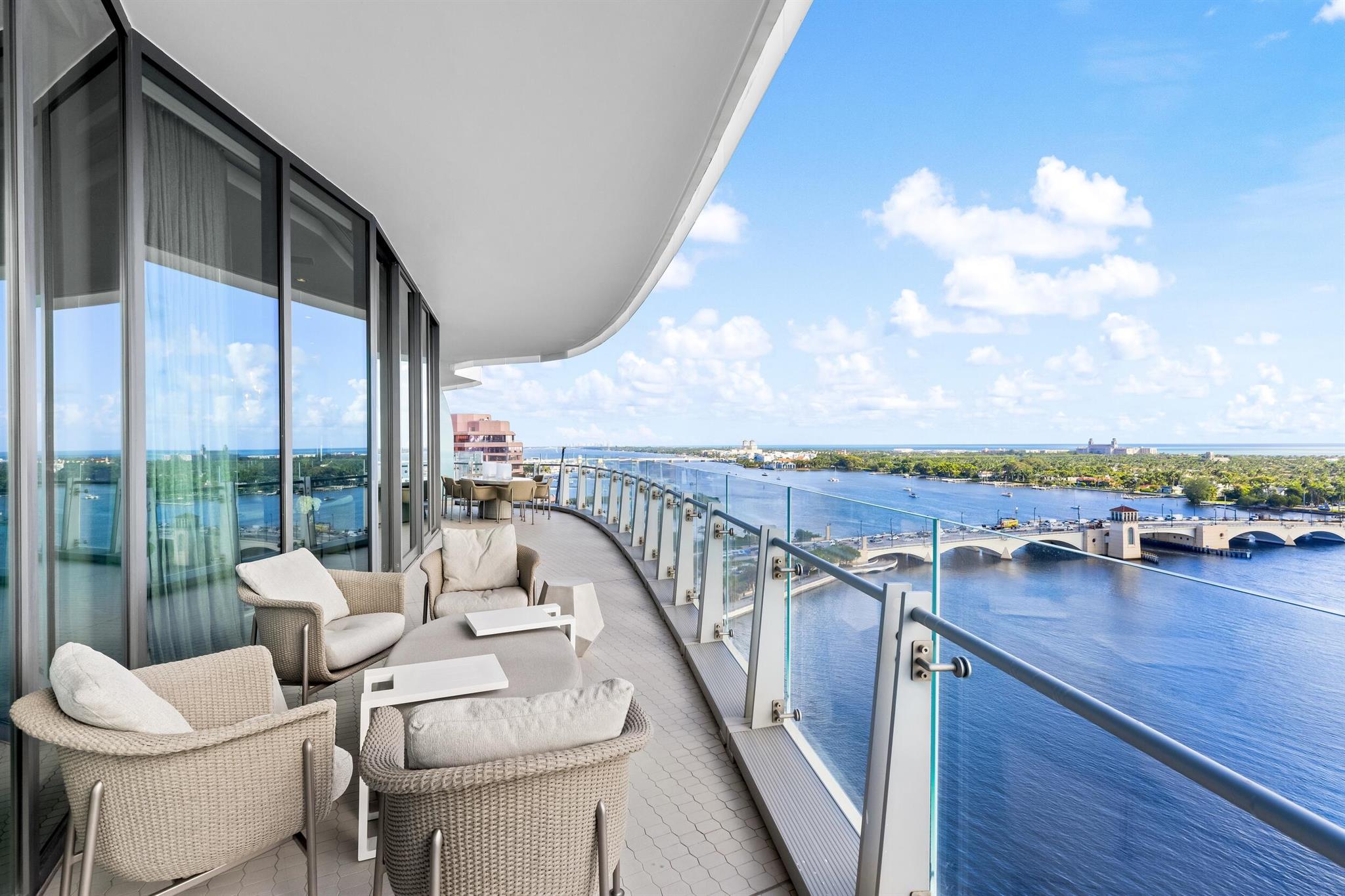 BRISTOL CONDO - Residential