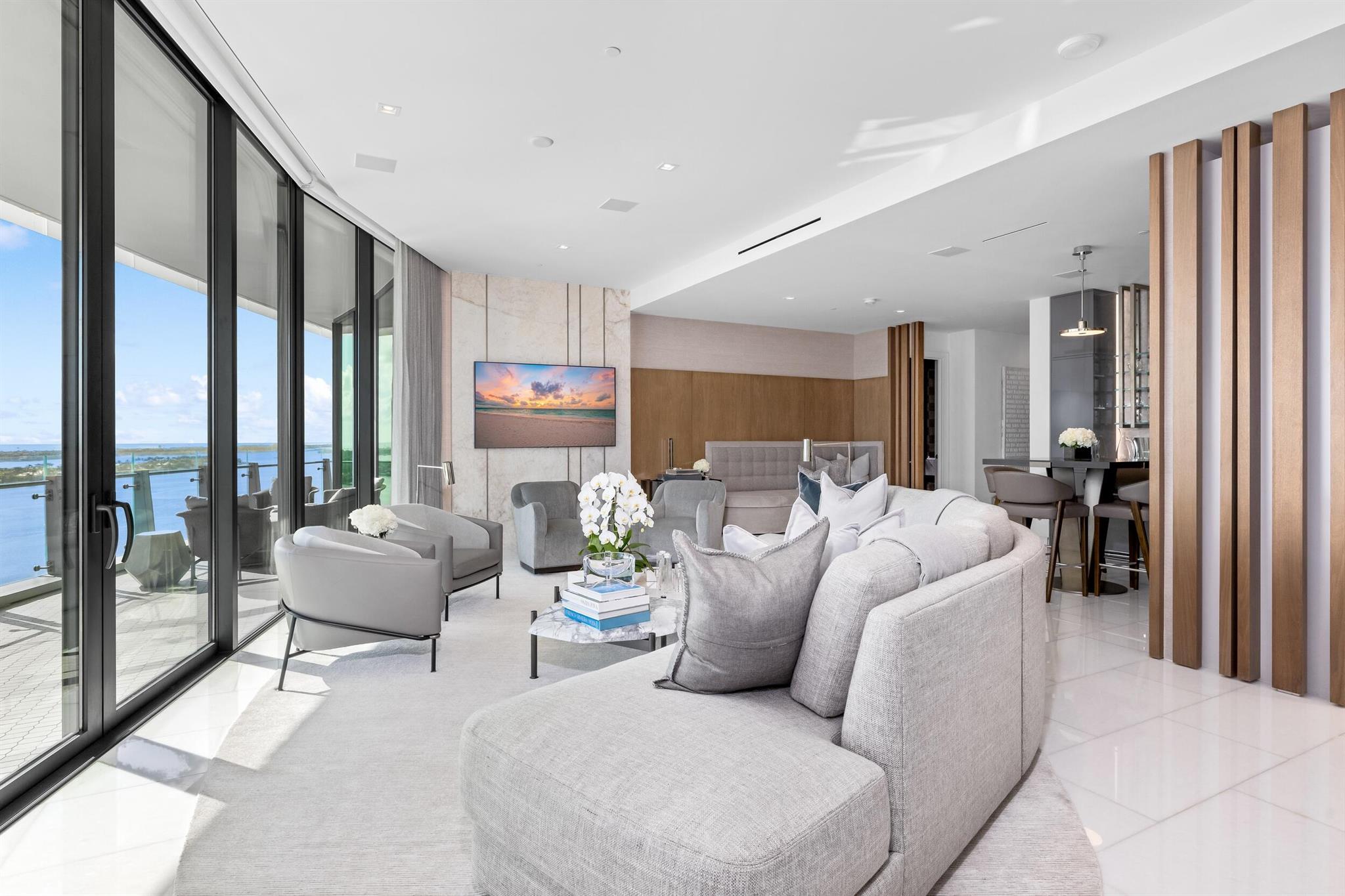 BRISTOL CONDO - Residential