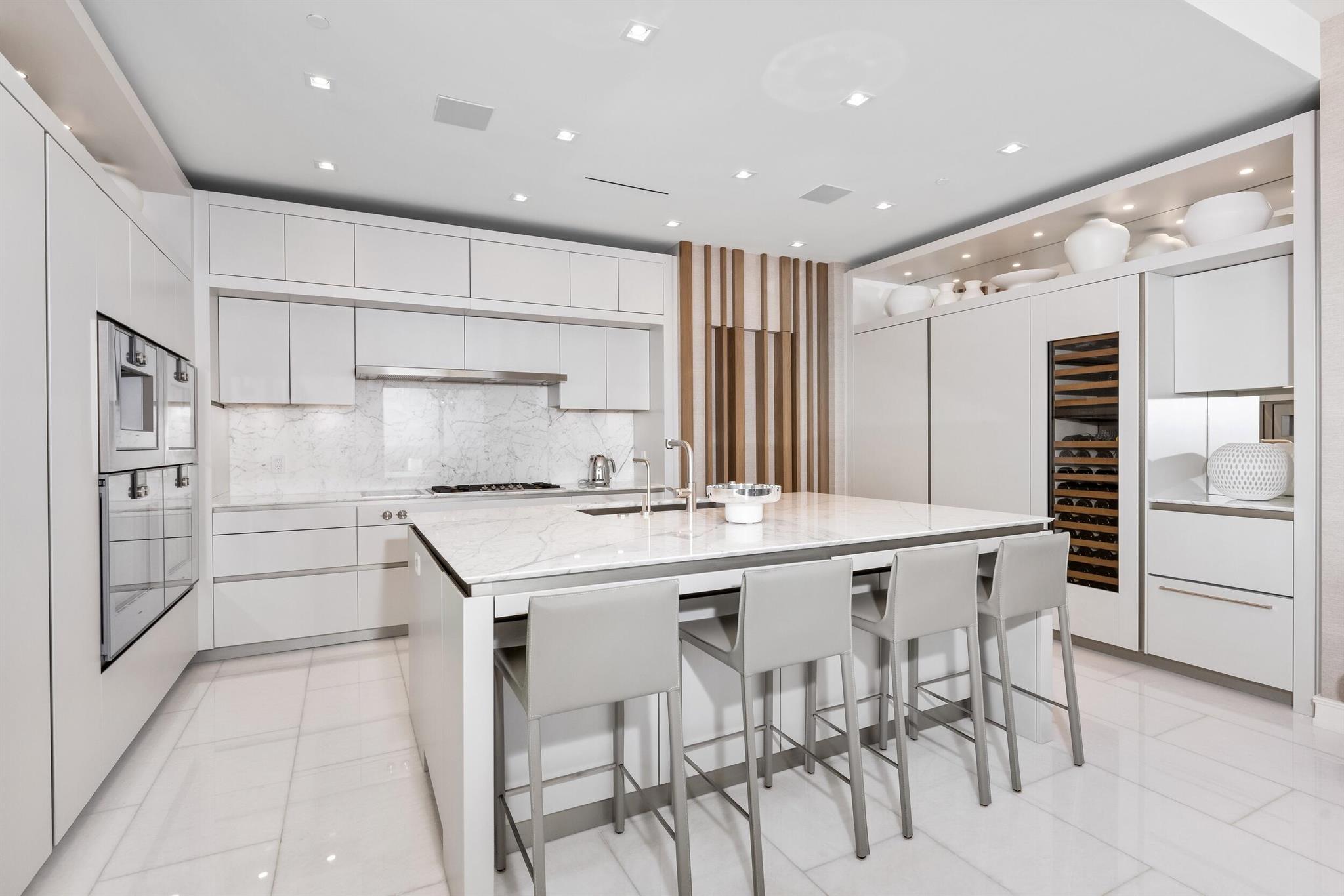 BRISTOL CONDO - Residential