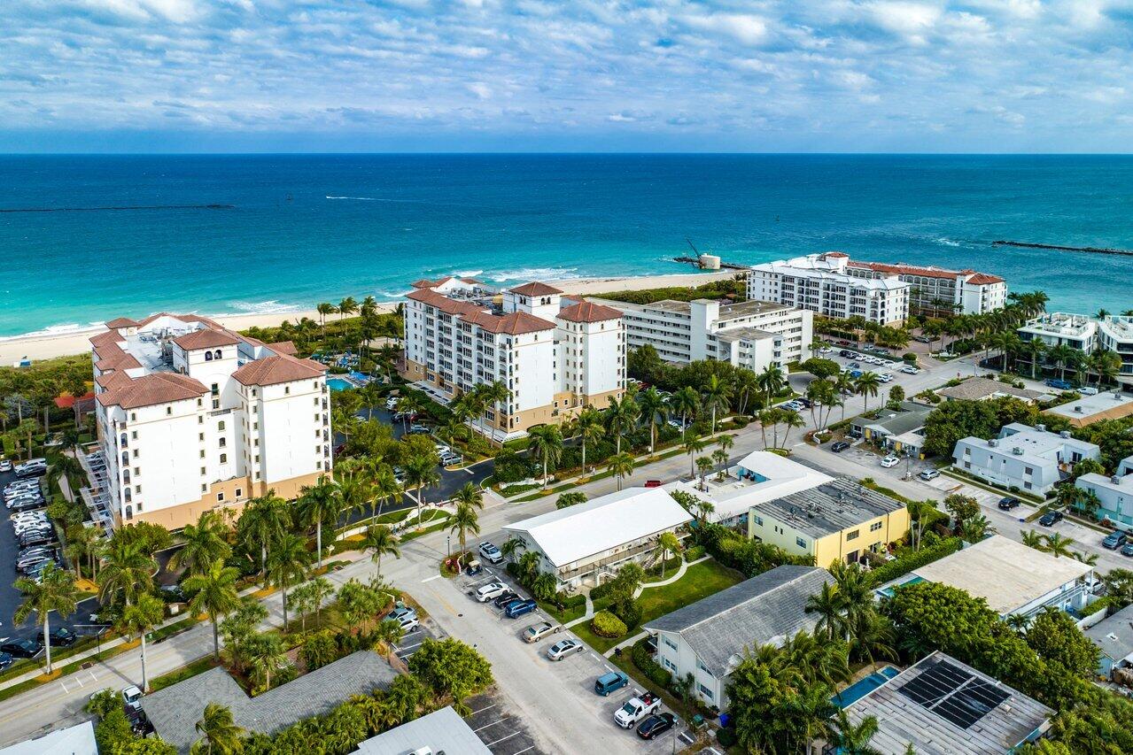 BEACH HOUSE CONDO - Residential