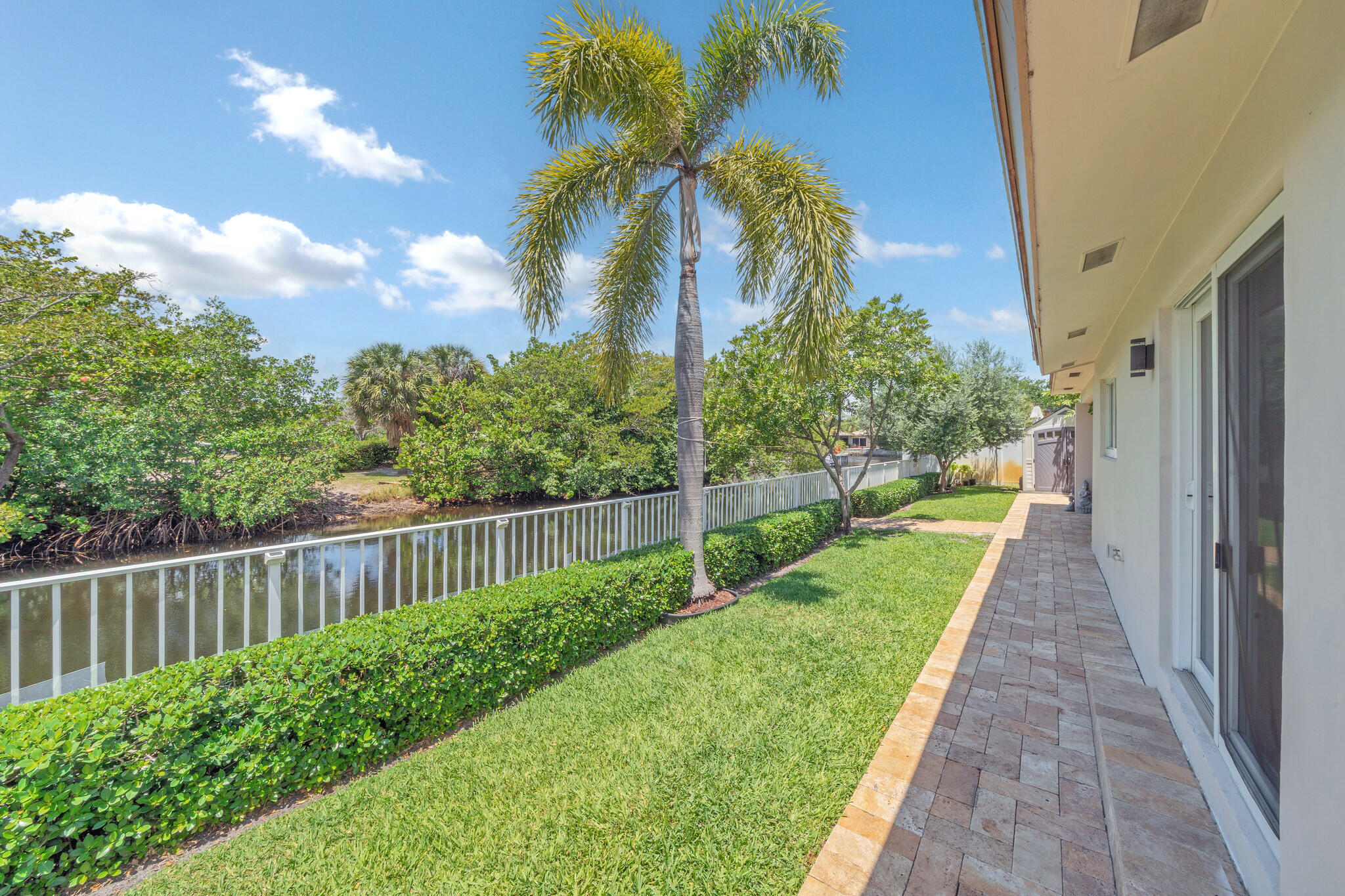 CORAL WOODS - Residential Income
