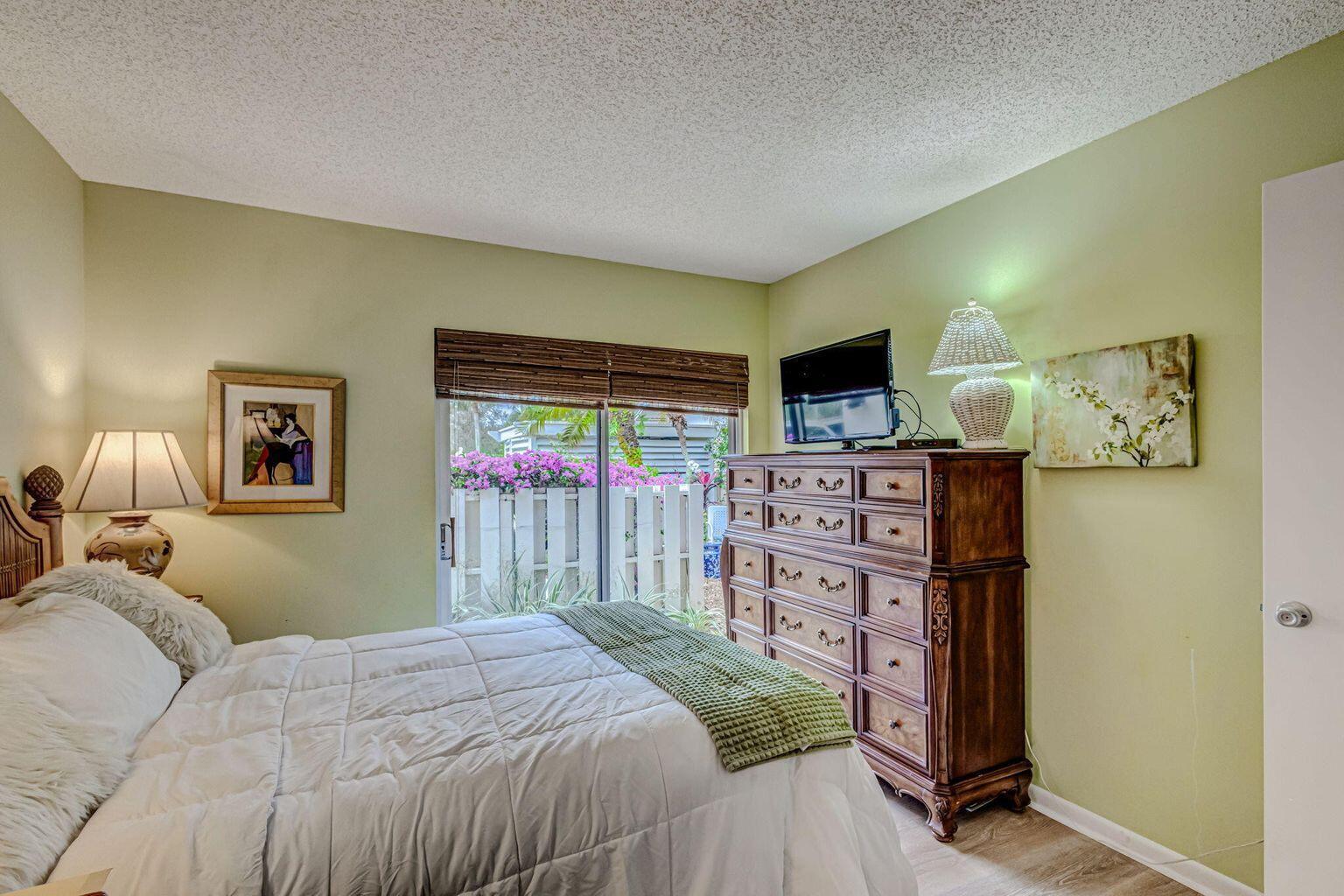 CAPE POINTE OF JONATHANS LANDING - Residential Lease