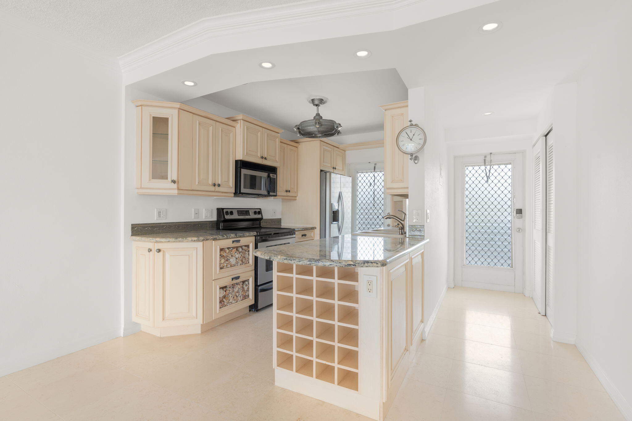 TROPIC HARBOR CONDO PART SIX - Residential