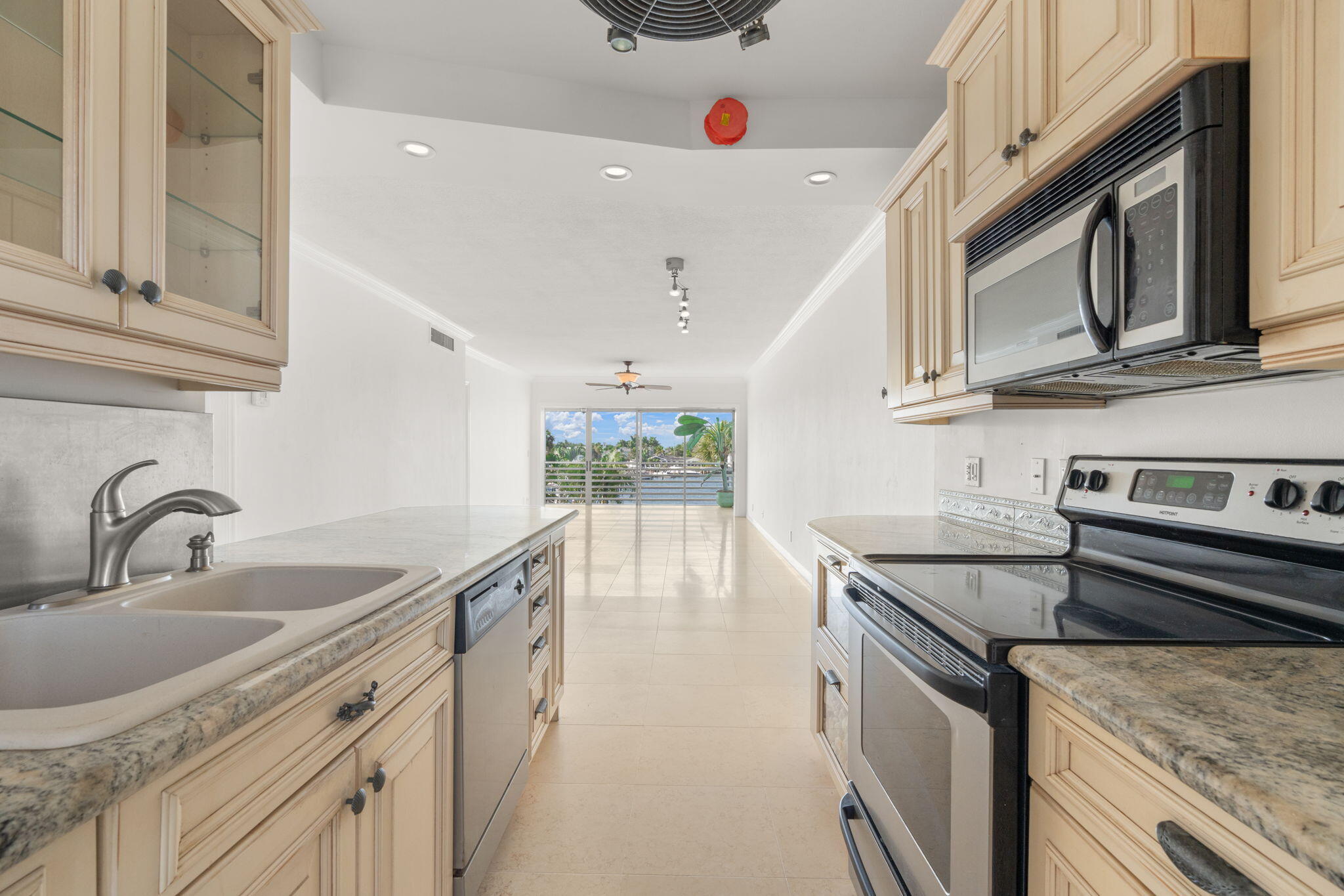 TROPIC HARBOR CONDO PART SIX - Residential