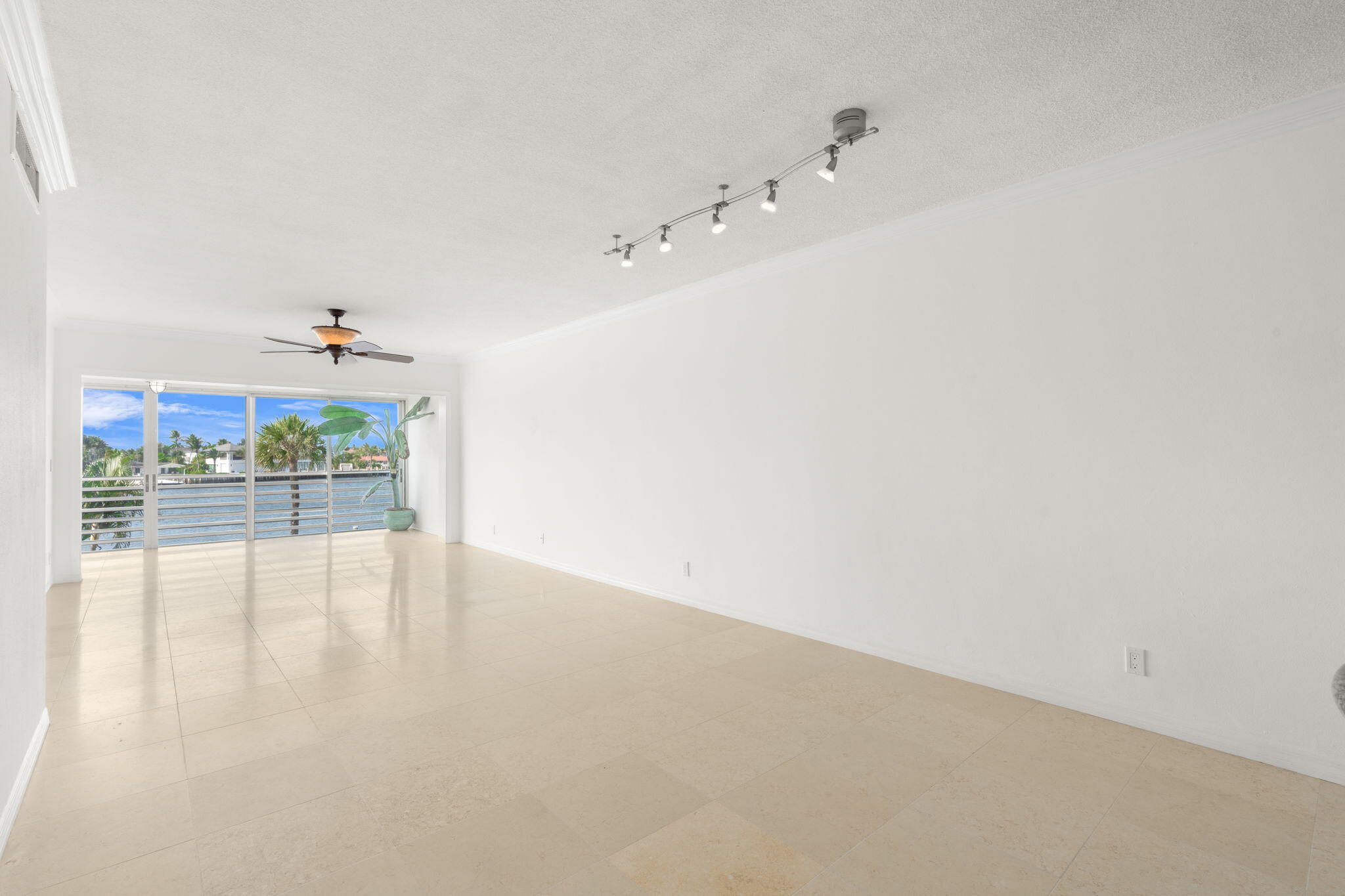 TROPIC HARBOR CONDO PART SIX - Residential