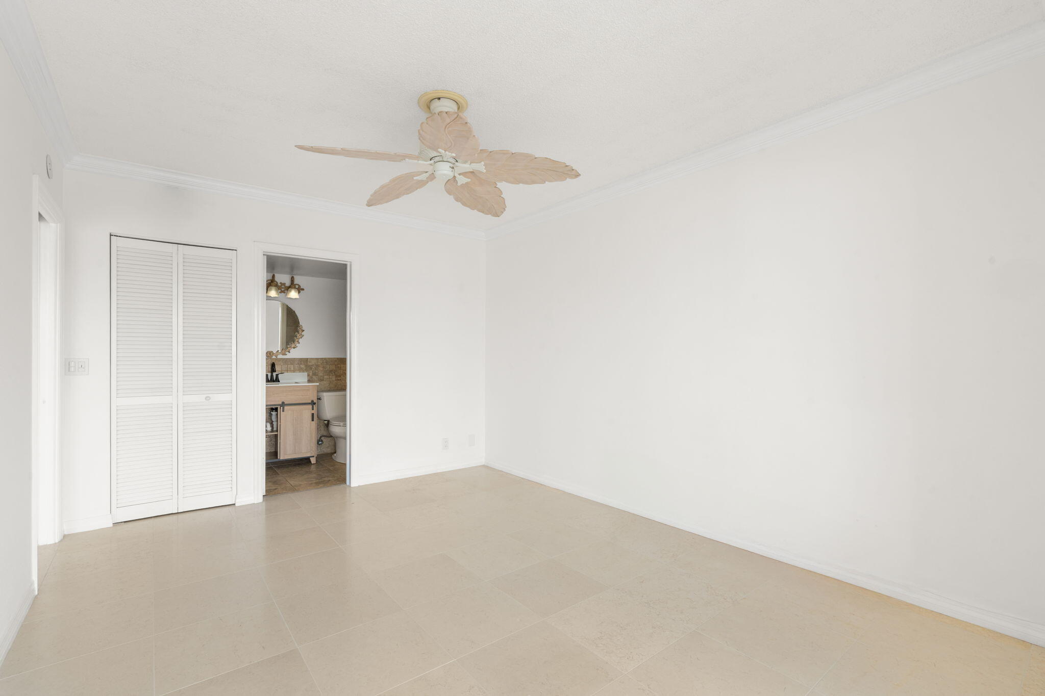 TROPIC HARBOR CONDO PART SIX - Residential