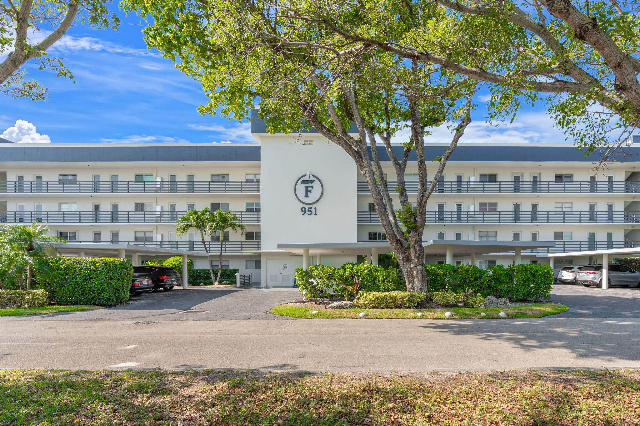 TROPIC HARBOR CONDO PART SIX - Residential