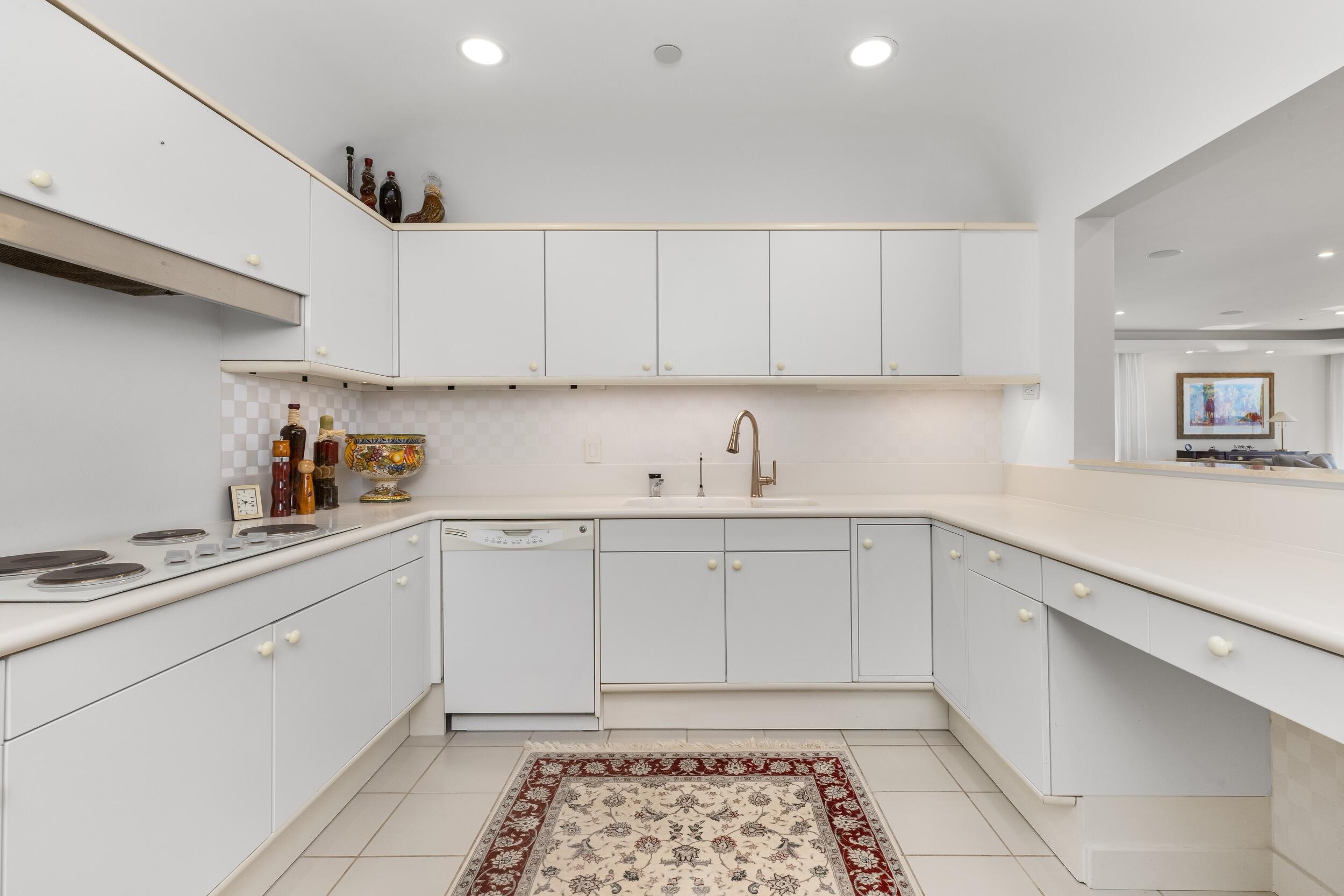 TWO NORTH BREAKERS ROW CONDO - Residential