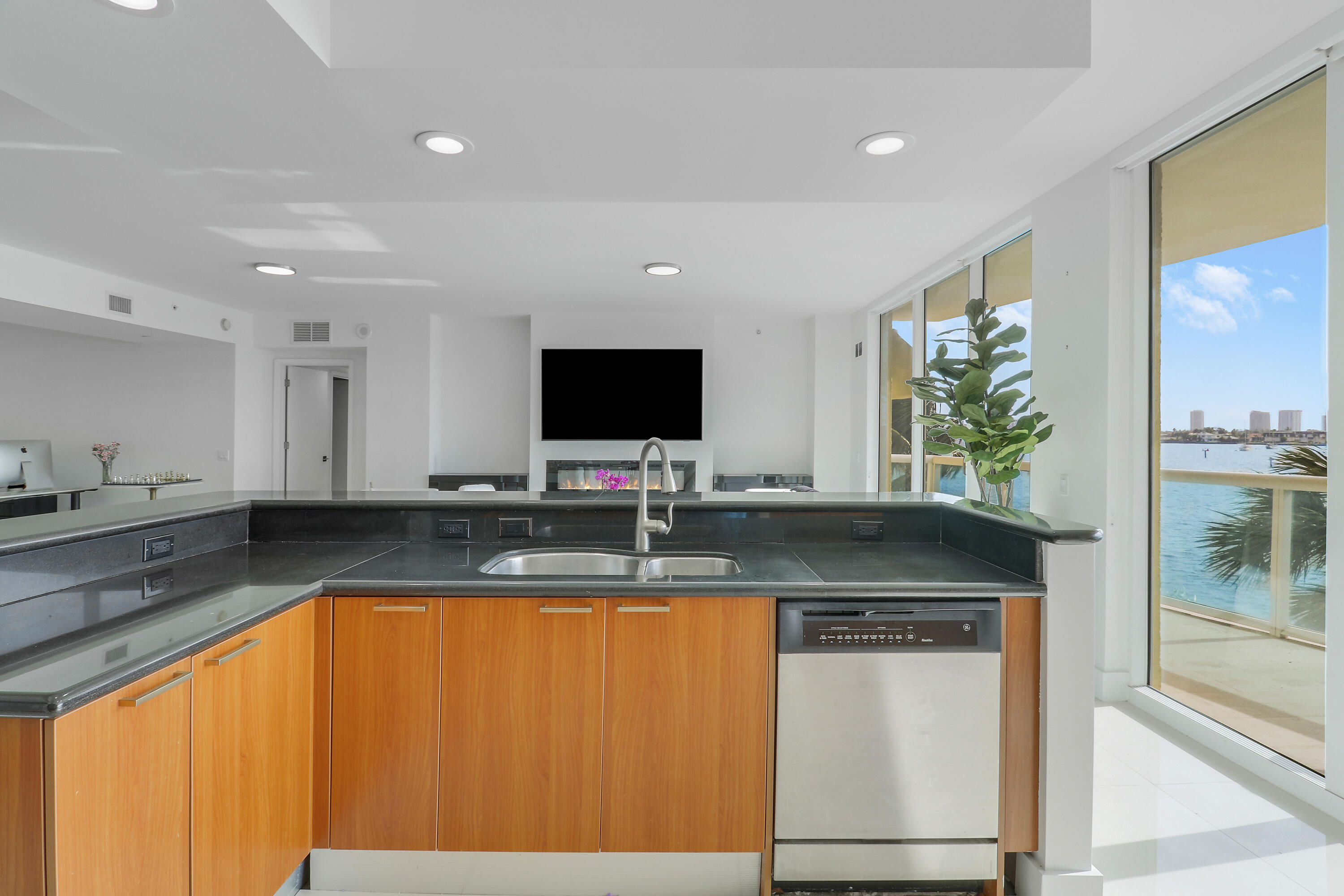 MARINA GRANDE RIVIERA BEACH CONDO - Residential