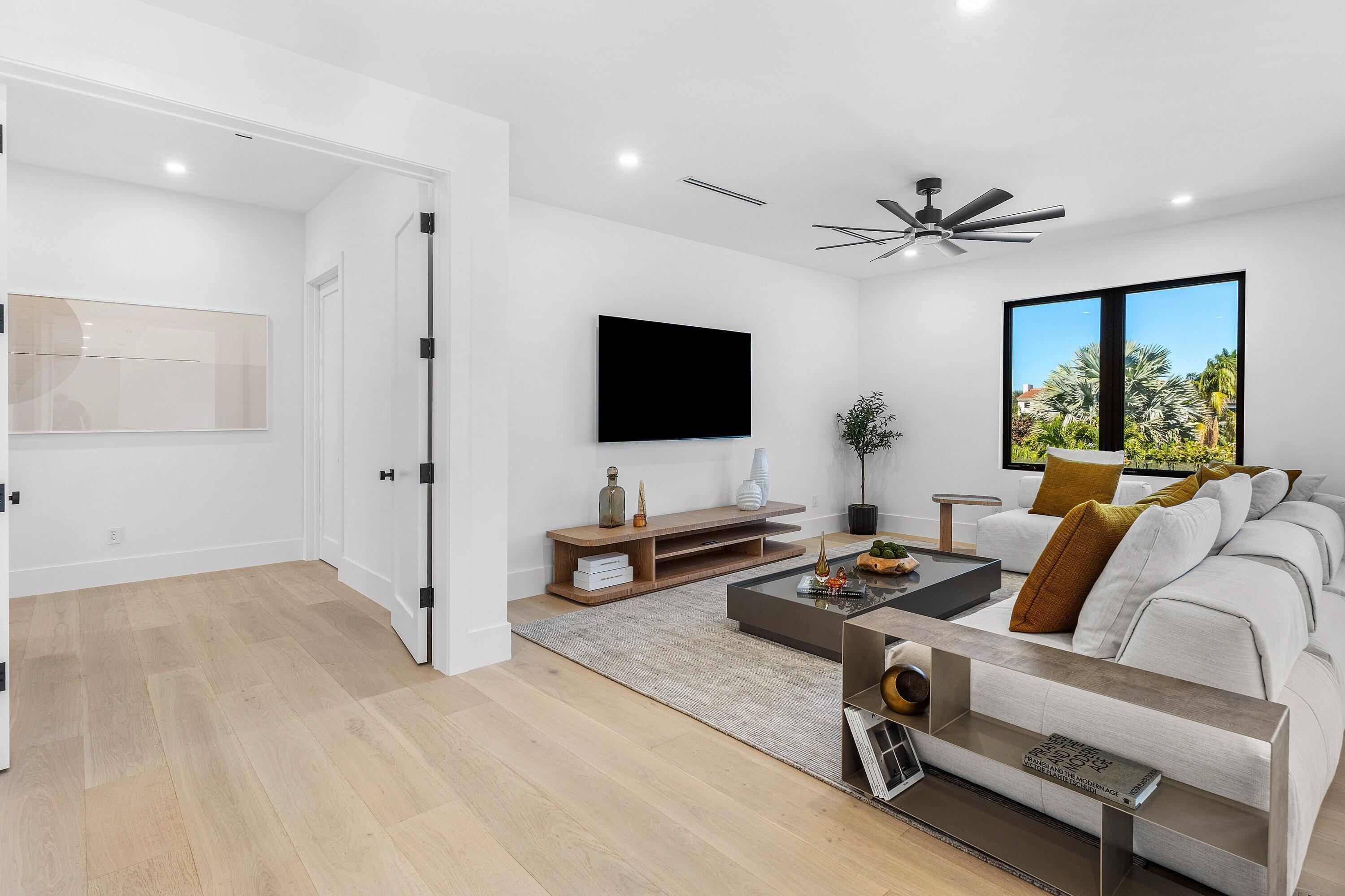 WHISEM UNIT B - Residential