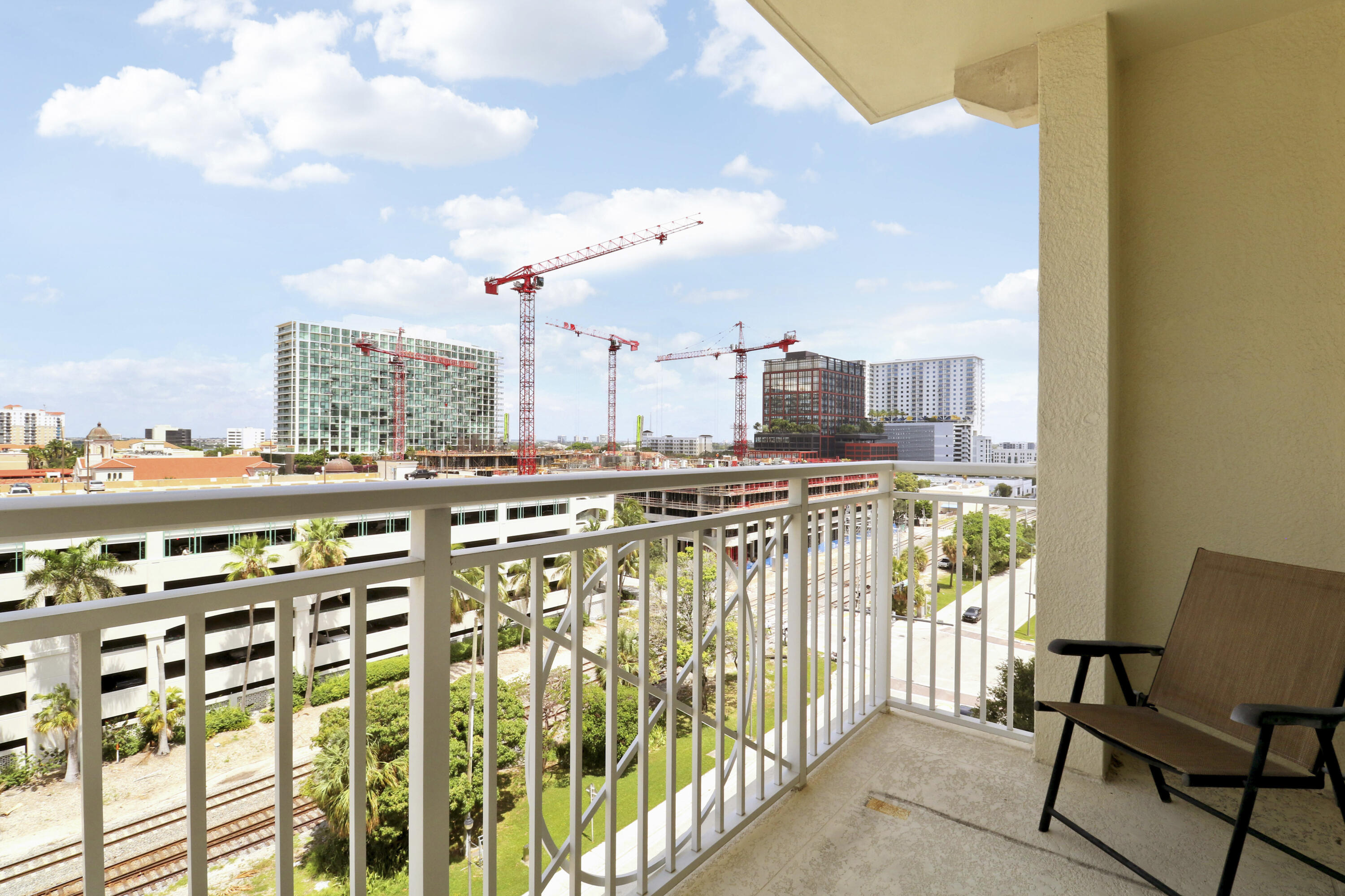 CITY PALMS CONDO - Residential