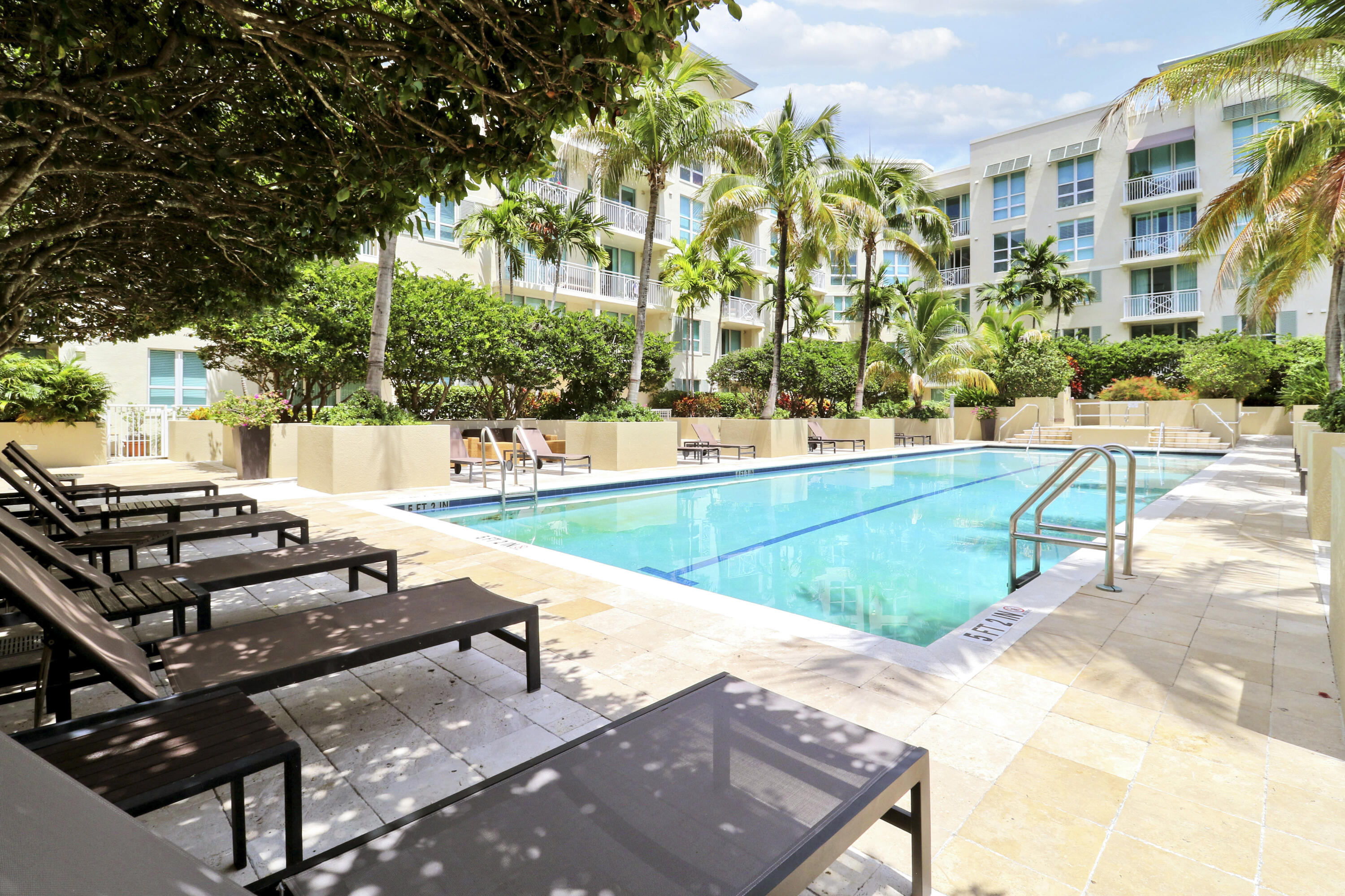 CITY PALMS CONDO - Residential