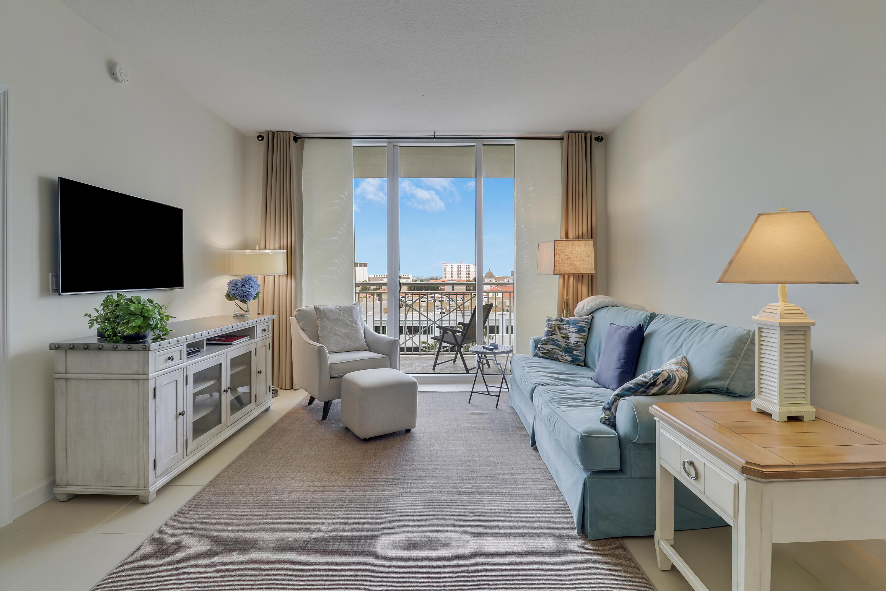 CITY PALMS CONDO - Residential