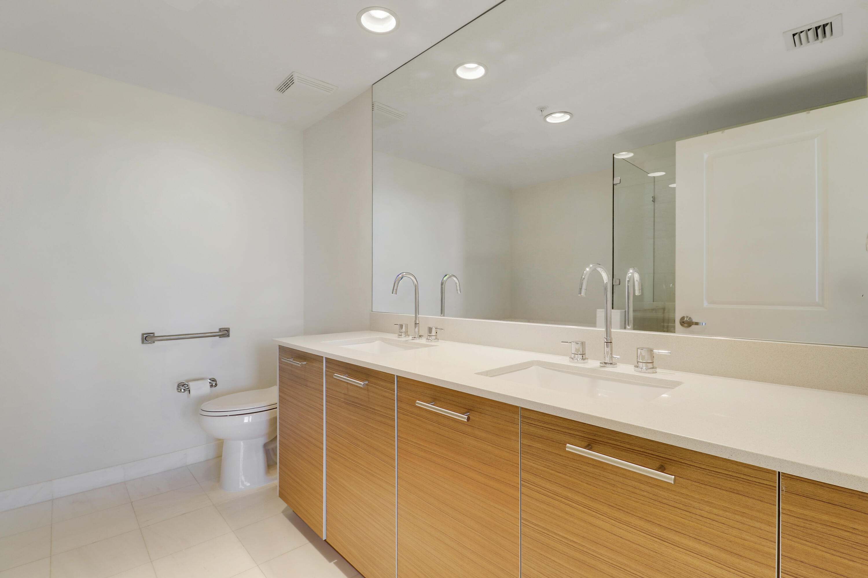 CITY PALMS CONDO - Residential