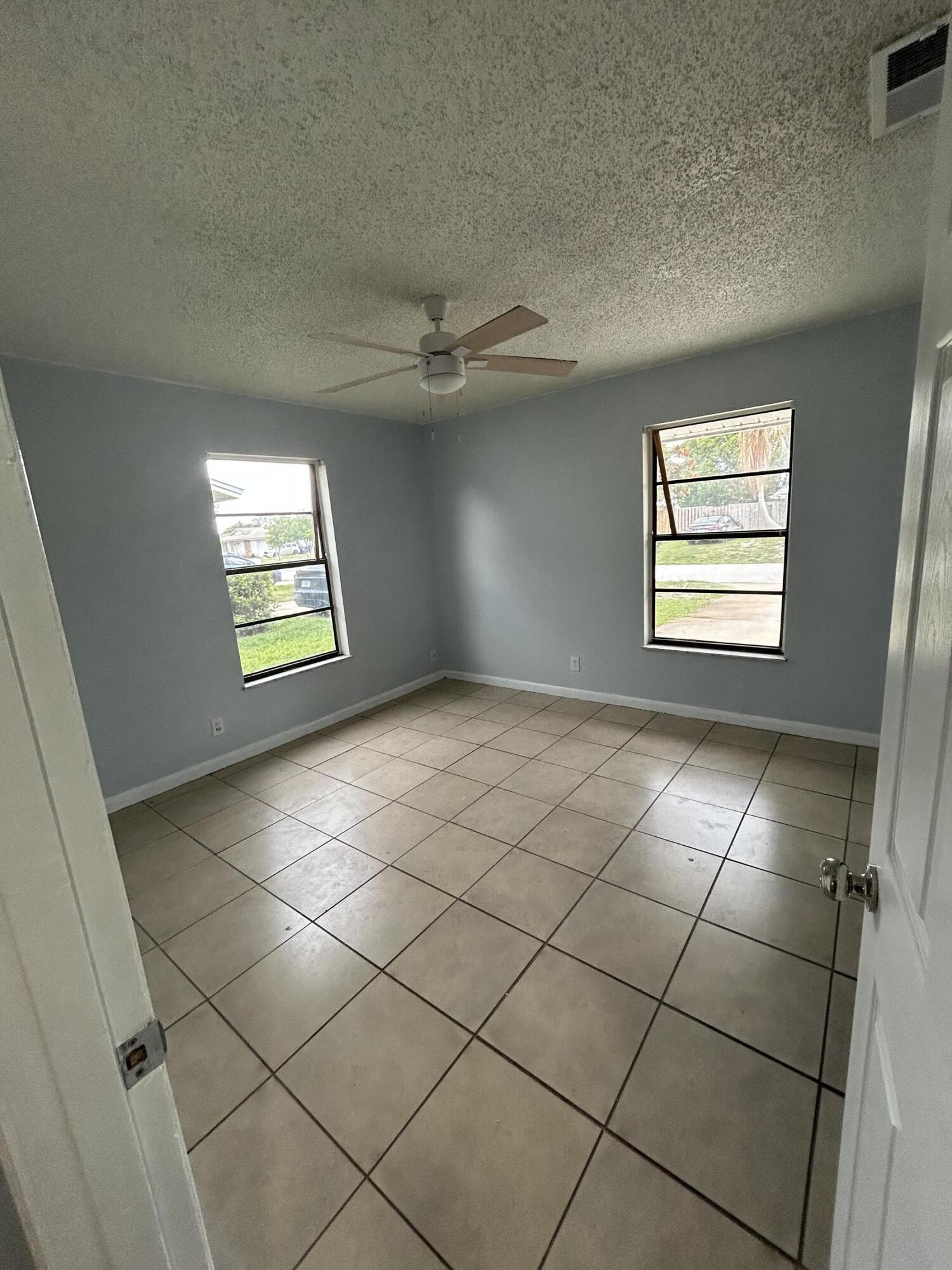 EASTRIDGE ESTATES - Residential Lease