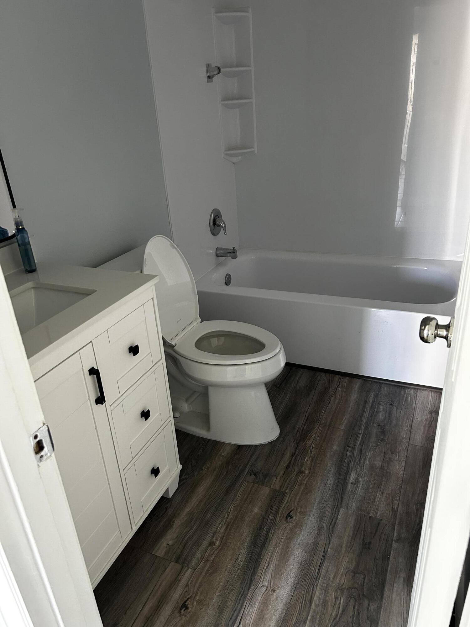EASTRIDGE ESTATES - Residential Lease