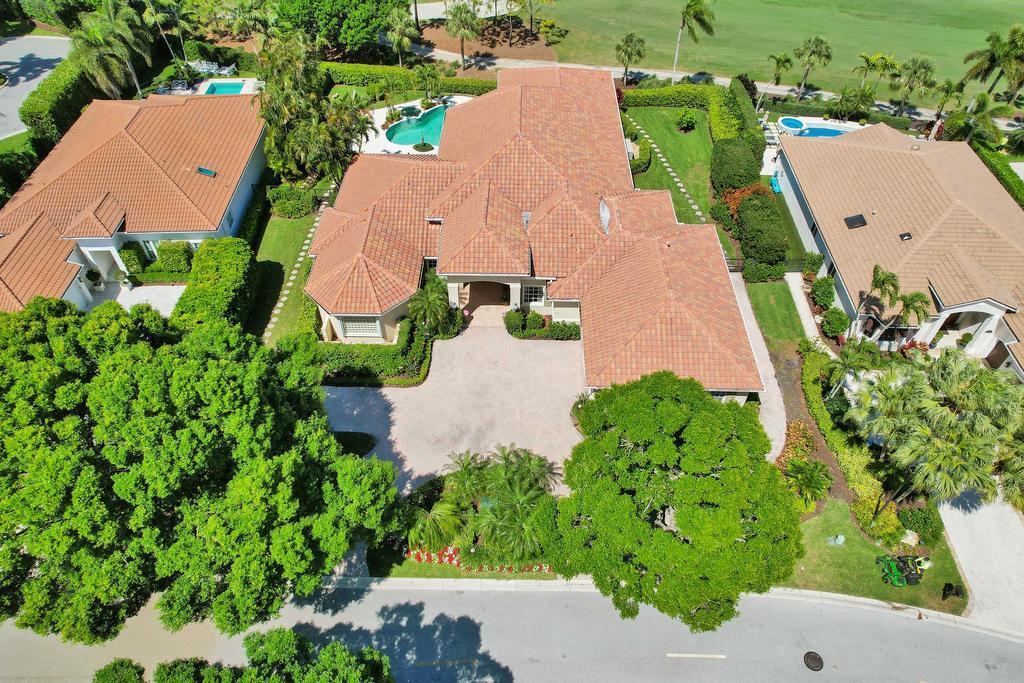 ADMIRALS COVE - Residential