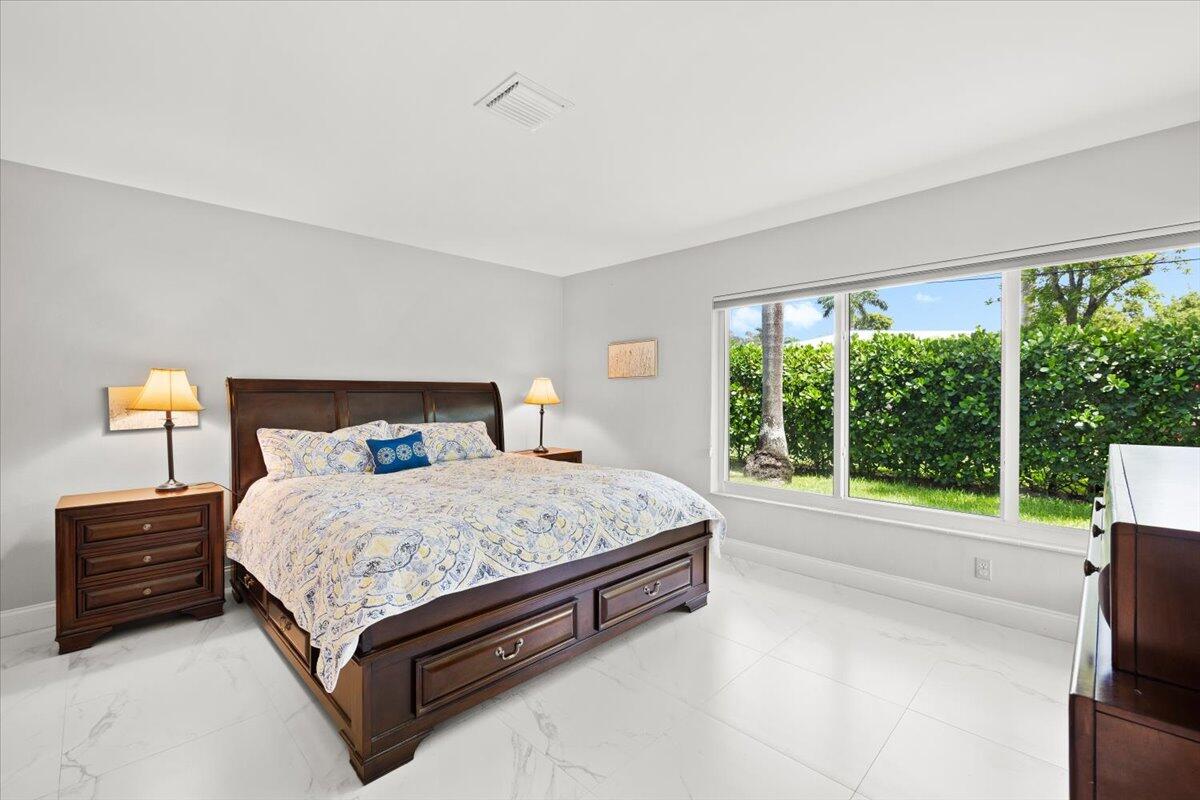 PALM CLUB CO-OP - Residential