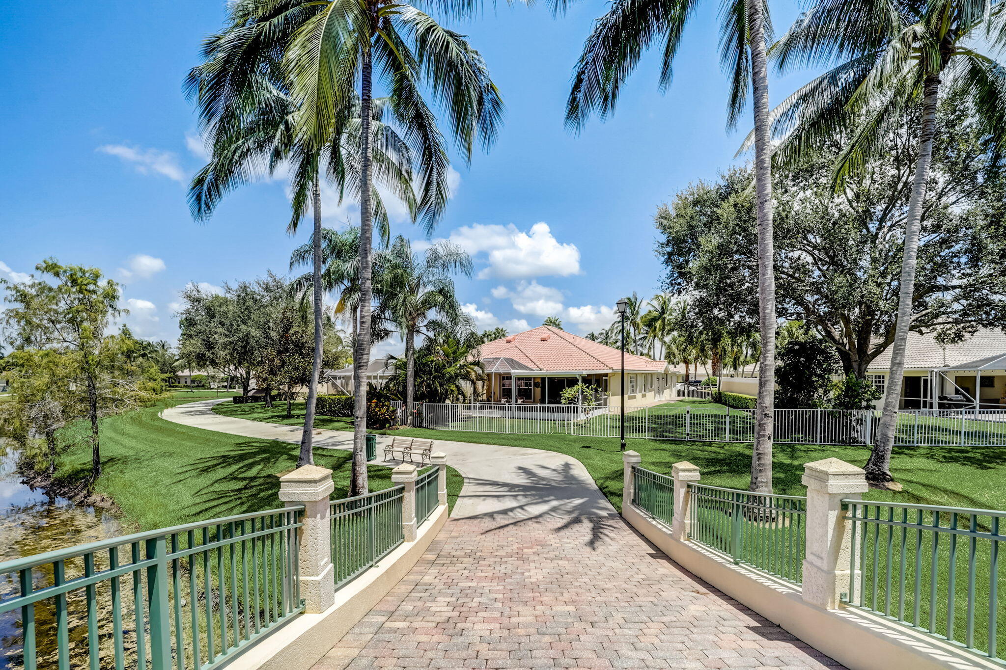 VILLAGEWALK OF WELLINGTON 3 - Residential