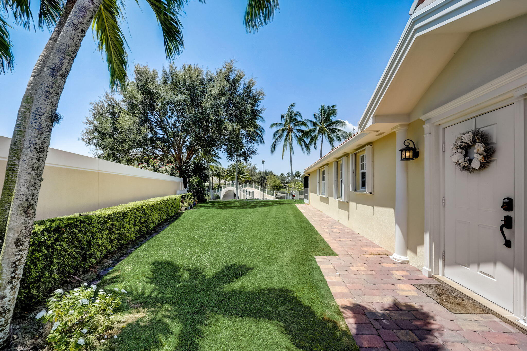 VILLAGEWALK OF WELLINGTON 3 - Residential