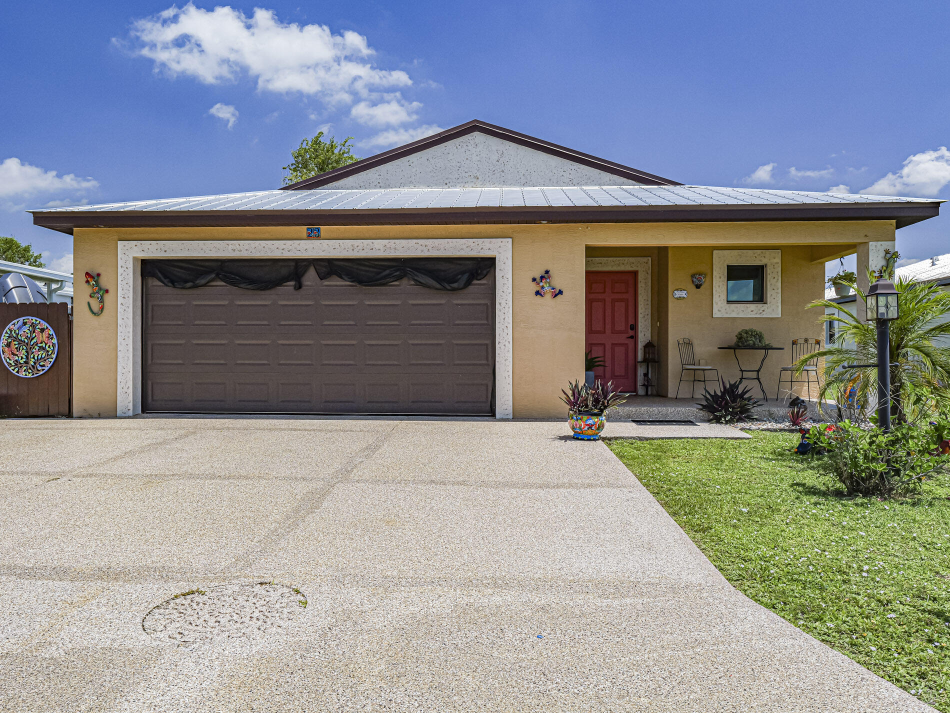 SPANISH LAKES COUNTRY CLUB VILL LEASEHOLD ESTATES - Residential
