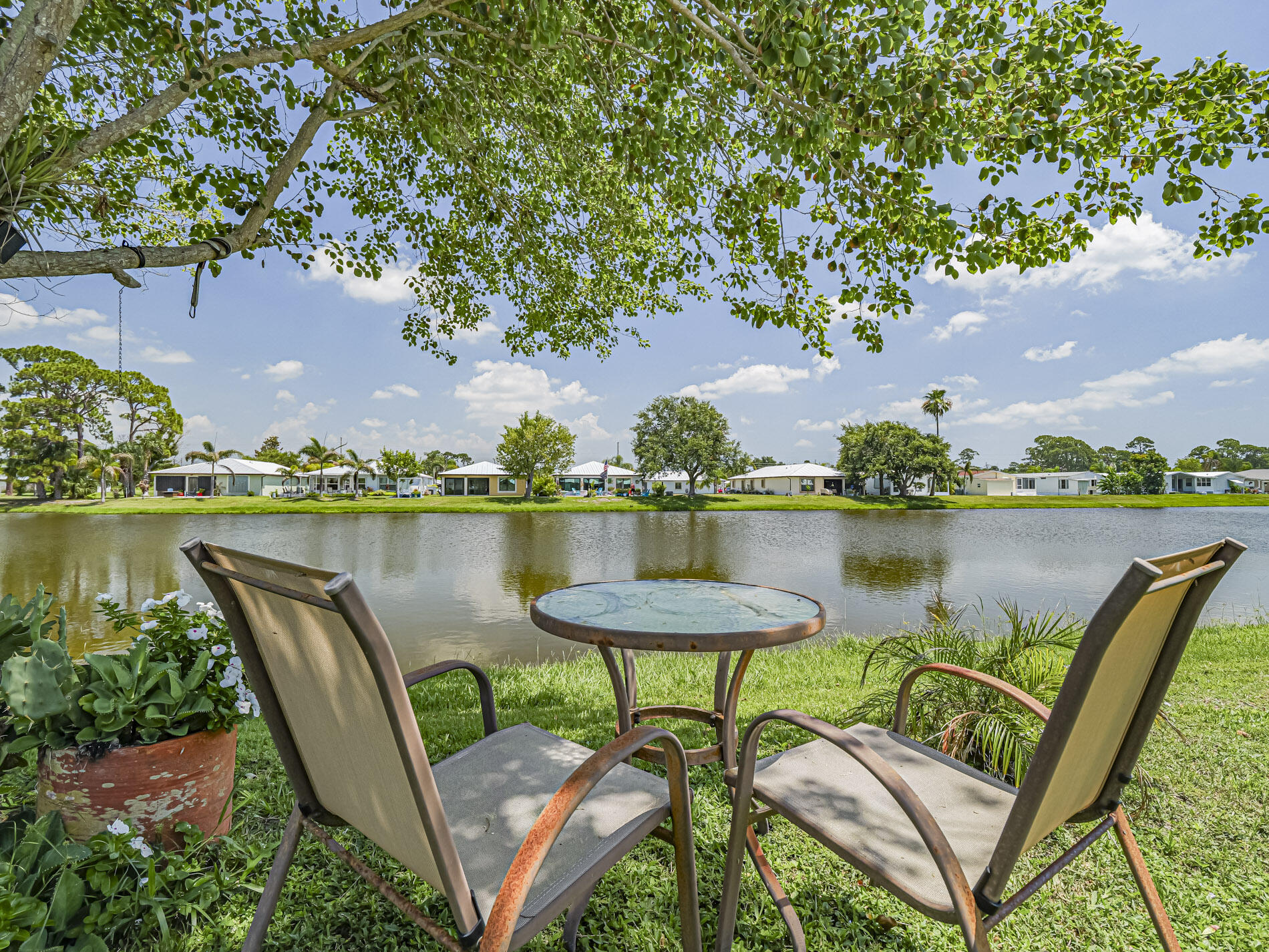 SPANISH LAKES COUNTRY CLUB VILL LEASEHOLD ESTATES - Residential