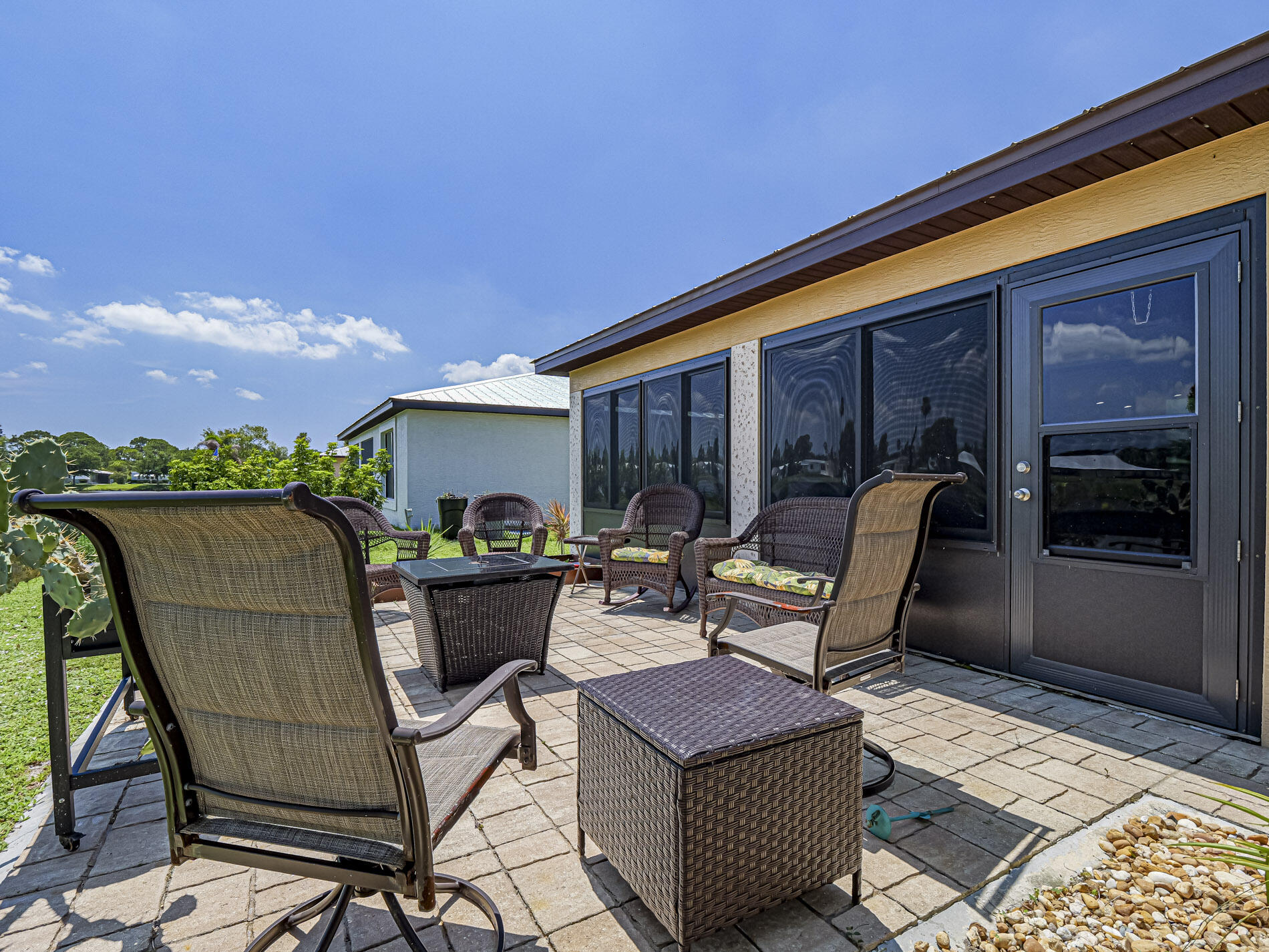 SPANISH LAKES COUNTRY CLUB VILL LEASEHOLD ESTATES - Residential