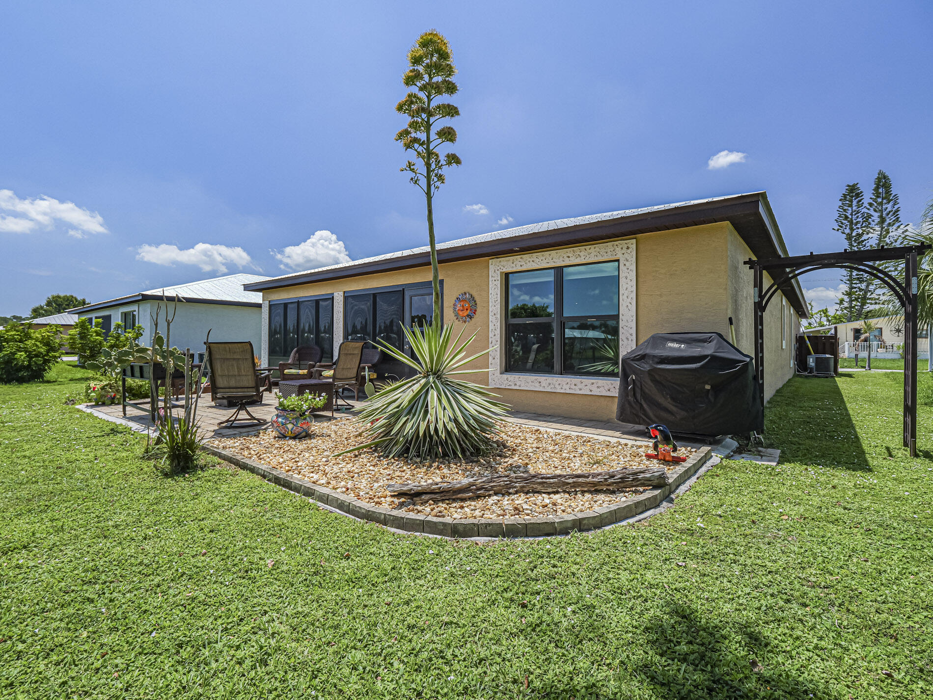 SPANISH LAKES COUNTRY CLUB VILL LEASEHOLD ESTATES - Residential