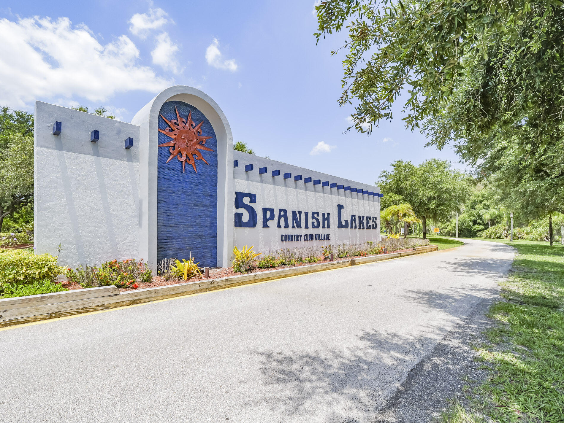 SPANISH LAKES COUNTRY CLUB VILL LEASEHOLD ESTATES - Residential