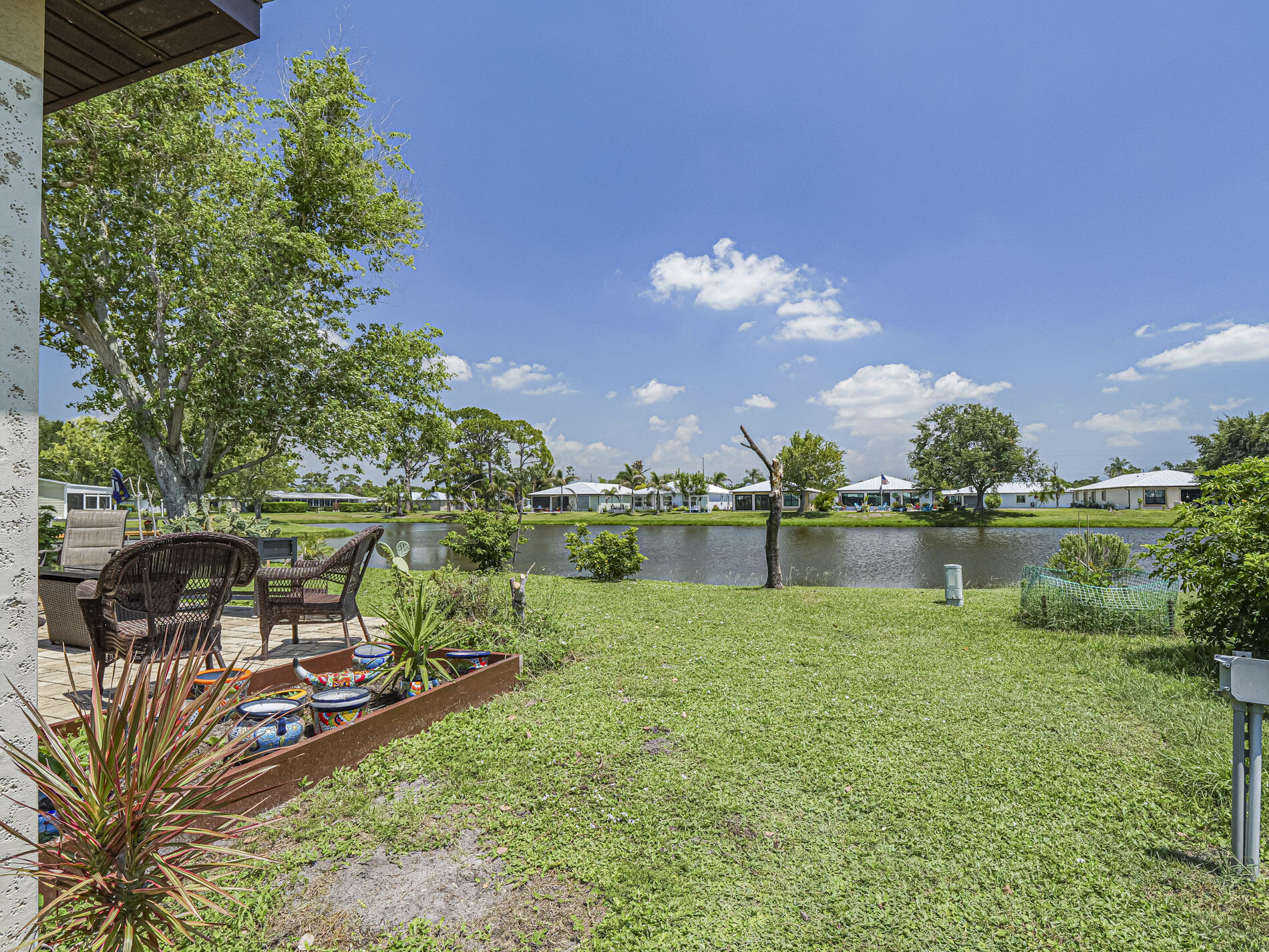 SPANISH LAKES COUNTRY CLUB VILL LEASEHOLD ESTATES - Residential