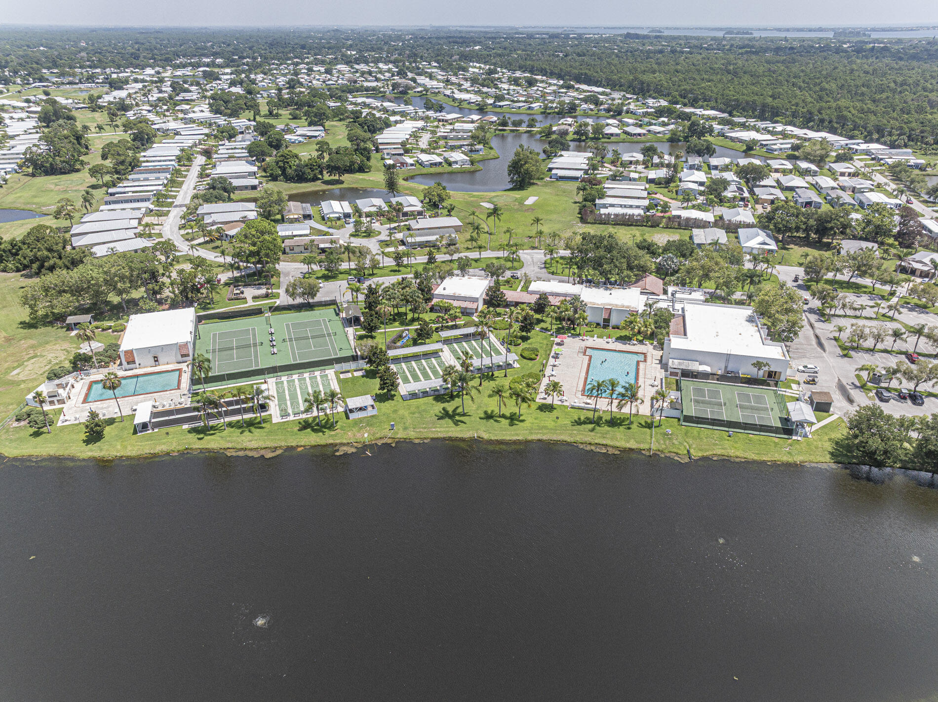 SPANISH LAKES COUNTRY CLUB VILL LEASEHOLD ESTATES - Residential