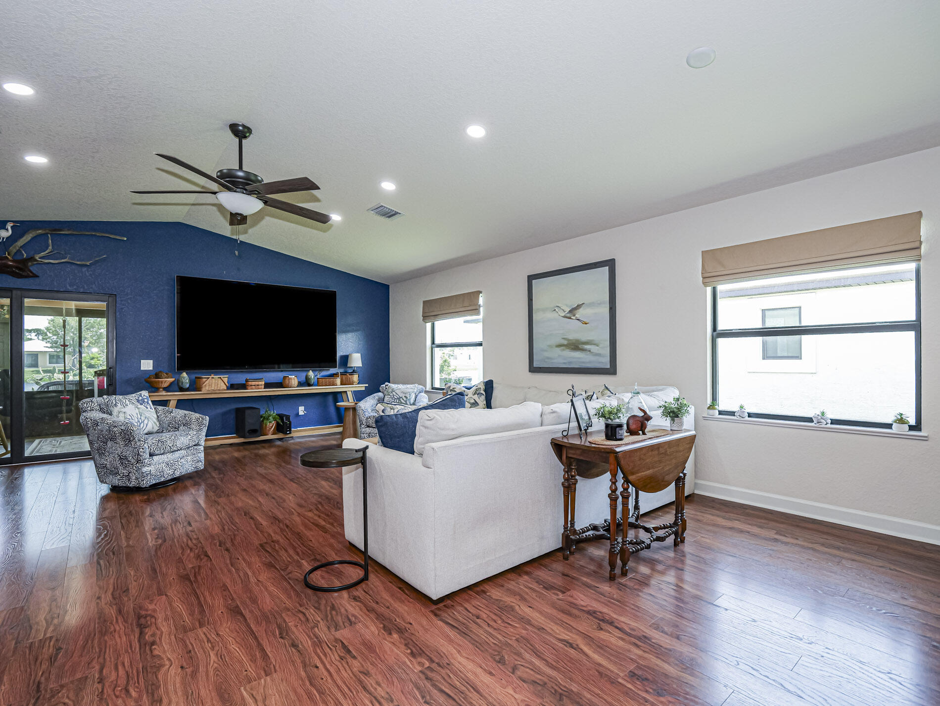 SPANISH LAKES COUNTRY CLUB VILL LEASEHOLD ESTATES - Residential