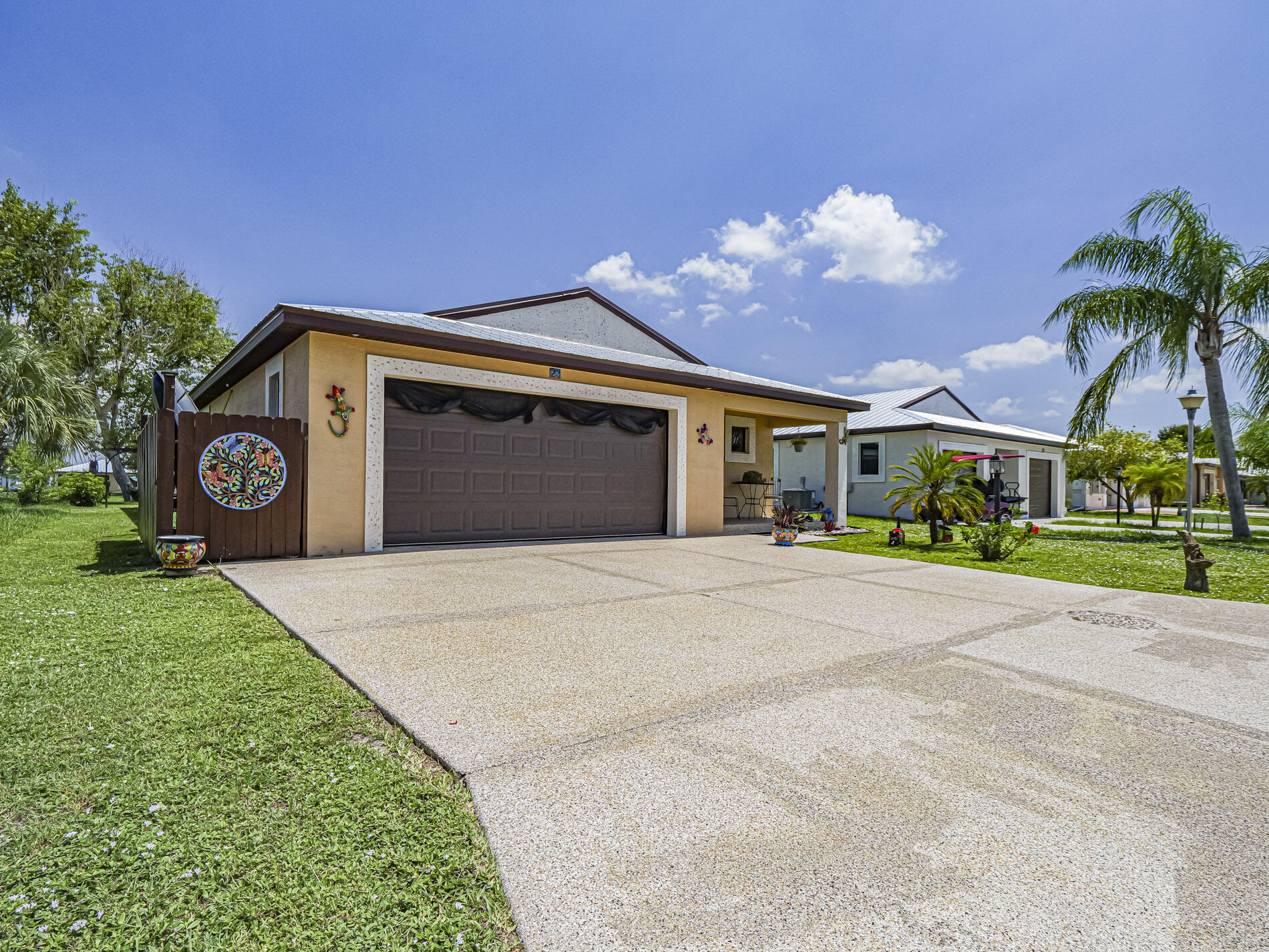 SPANISH LAKES COUNTRY CLUB VILL LEASEHOLD ESTATES - Residential